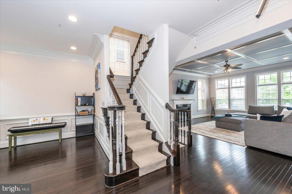 CROWN POINTE - Residential