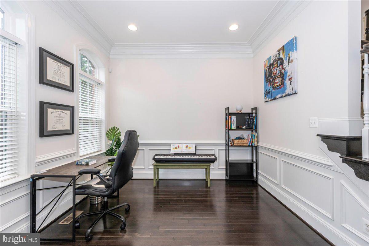 CROWN POINTE - Residential