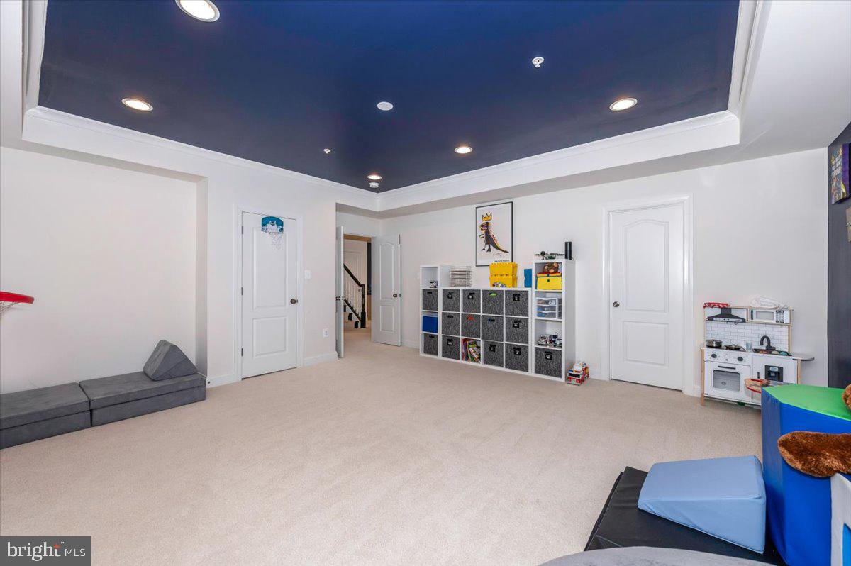 CROWN POINTE - Residential