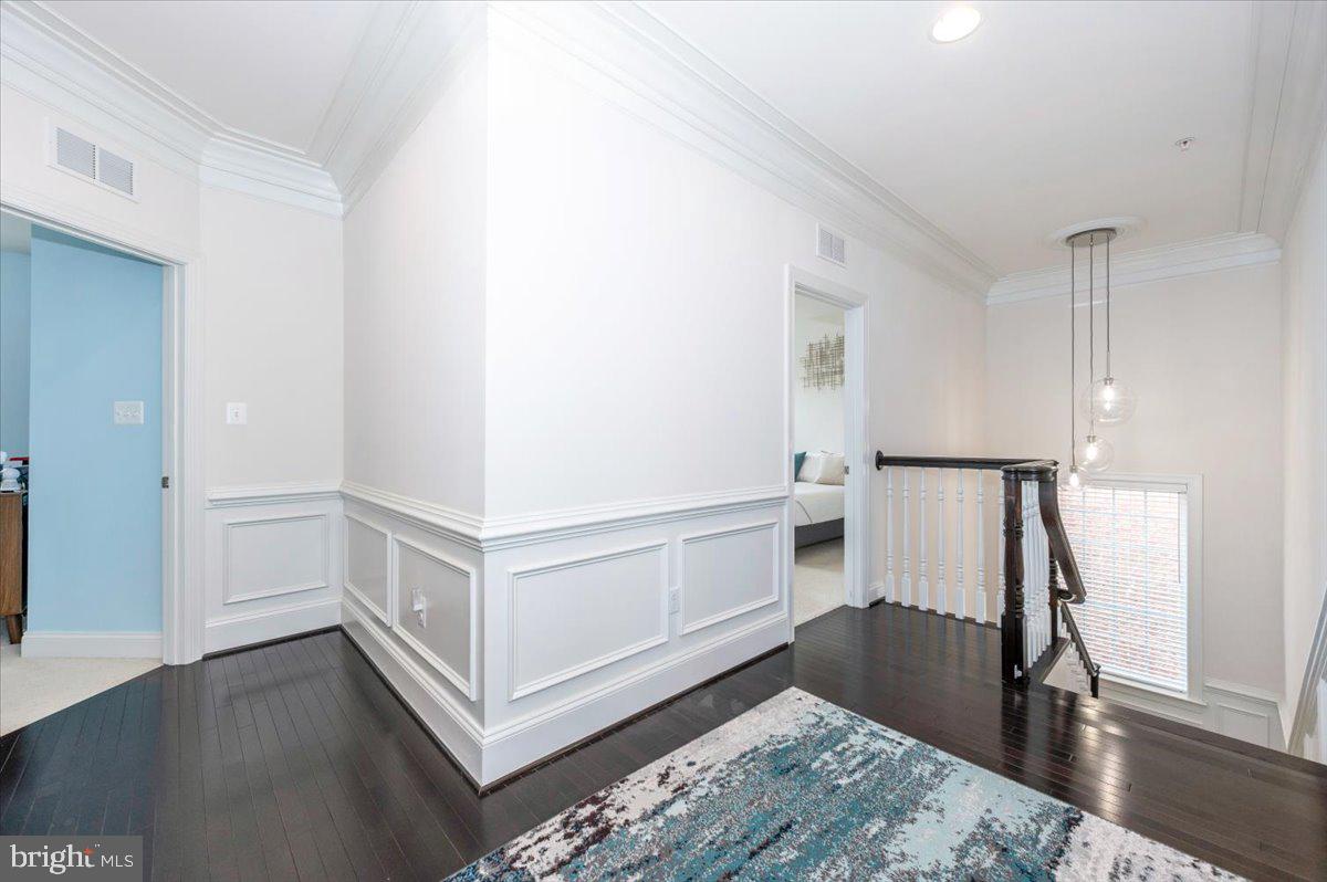 CROWN POINTE - Residential