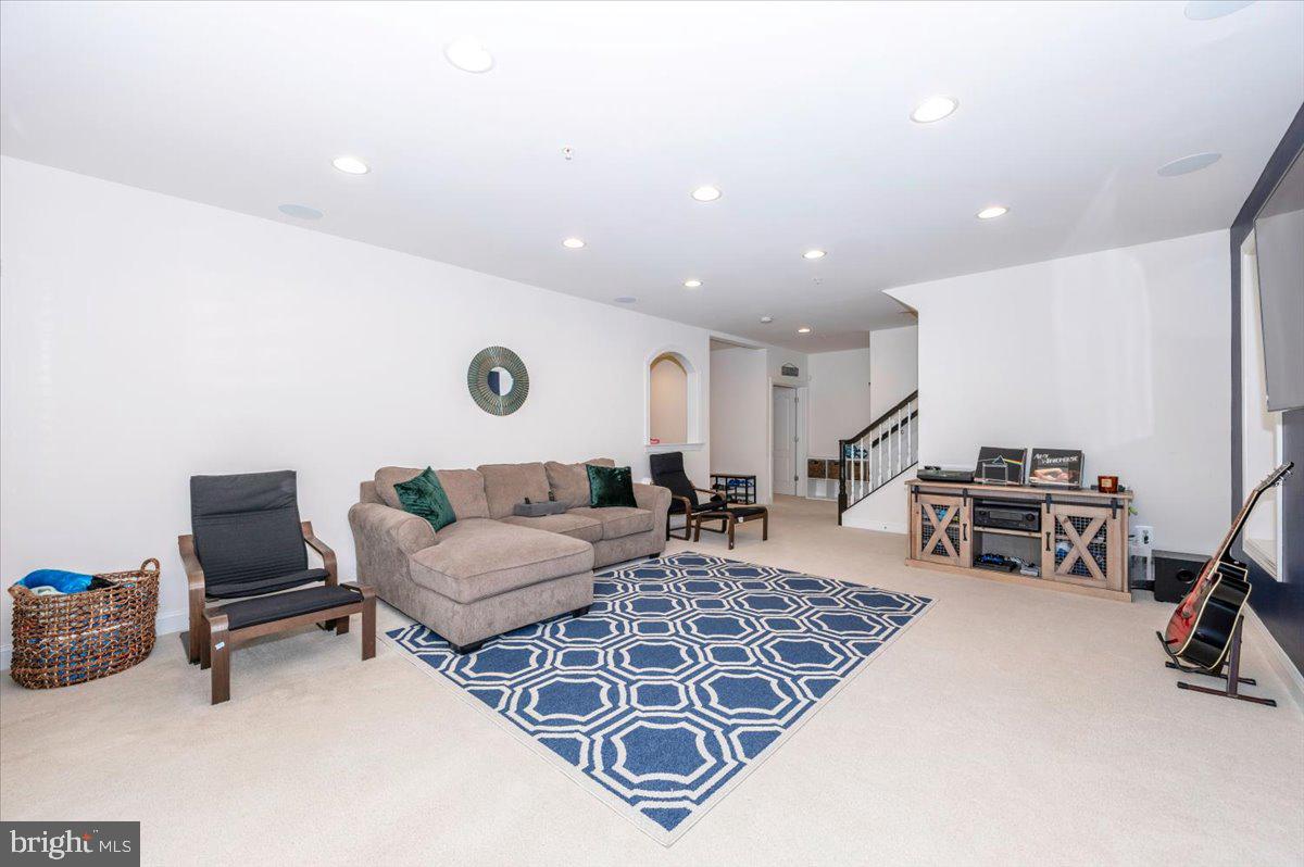 CROWN POINTE - Residential