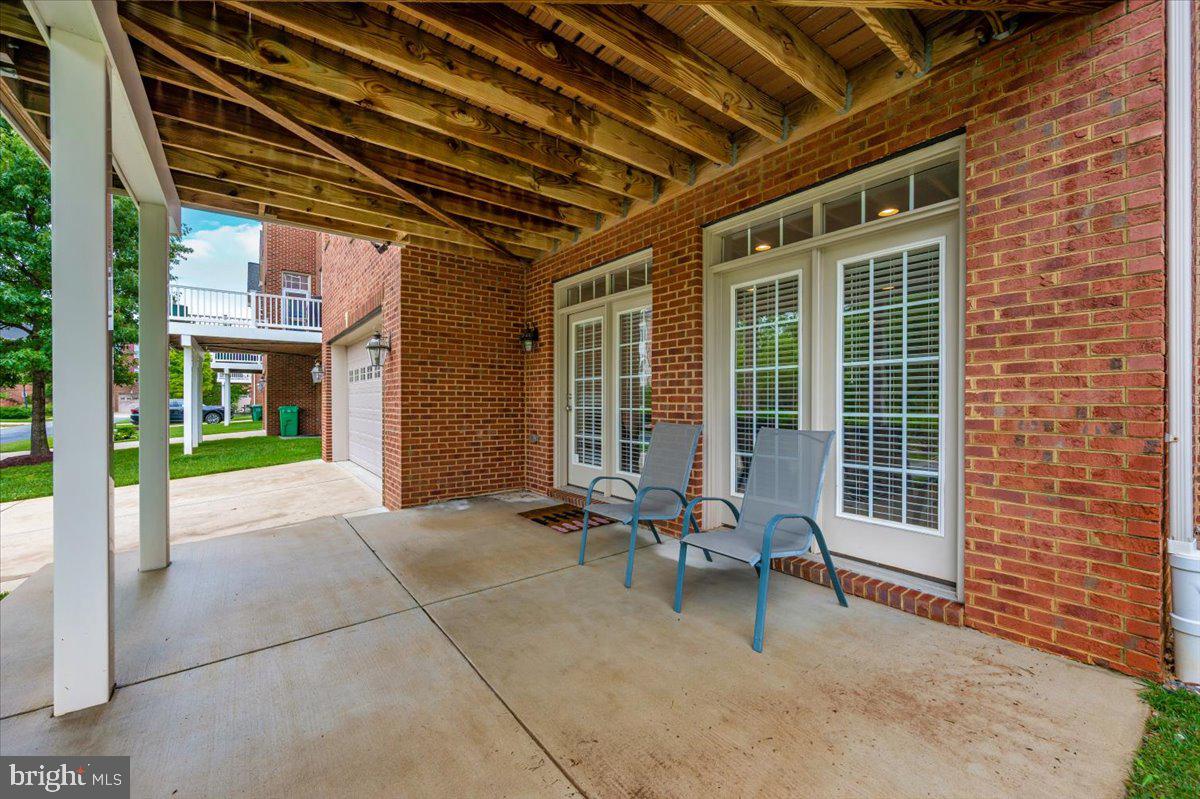 CROWN POINTE - Residential