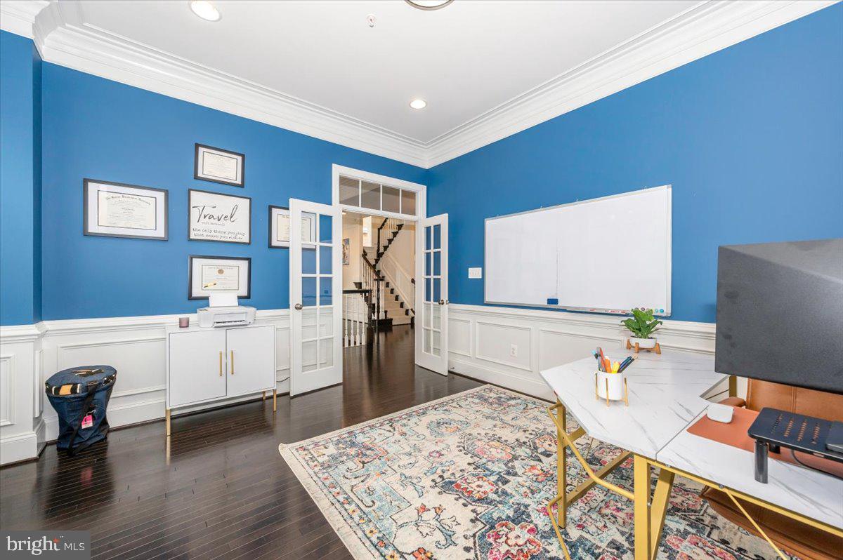 CROWN POINTE - Residential