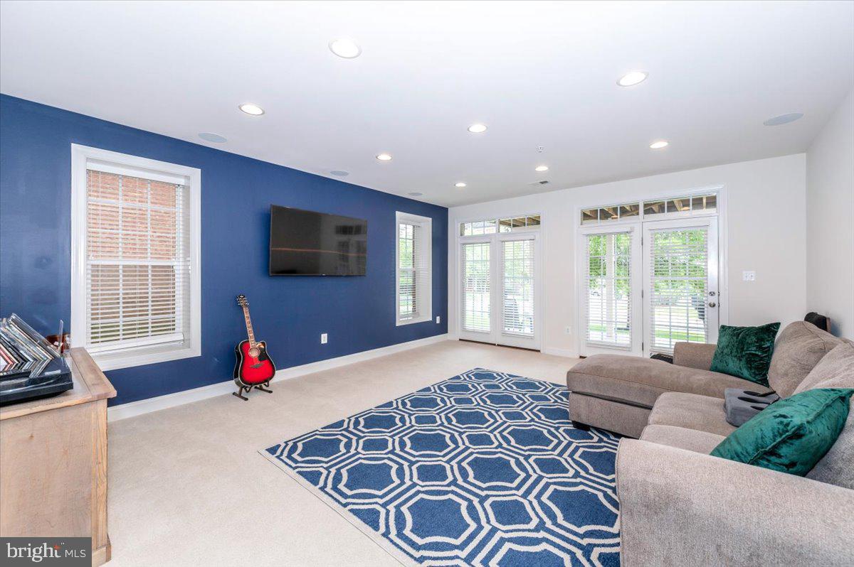 CROWN POINTE - Residential