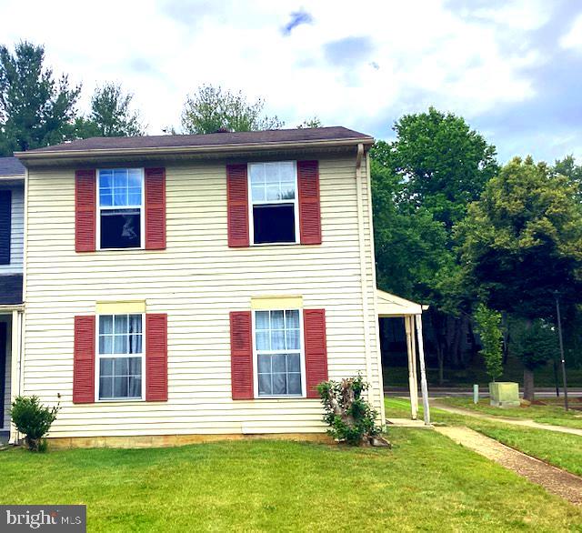 SELLER HIGHLY MOTIVATED!!!!!!
PRICED TO SELL!!!!!
Corner piece town house with its unique and separate entrance. Different from the regular town house style you are used to.
3 Bedroom, 1.5 Baths, Kitchen/Dining Room Combo, Living room, Laundry area.
Move in condition. Show Anytime. Lock Box Front Door.
Call office or Agent if needed!