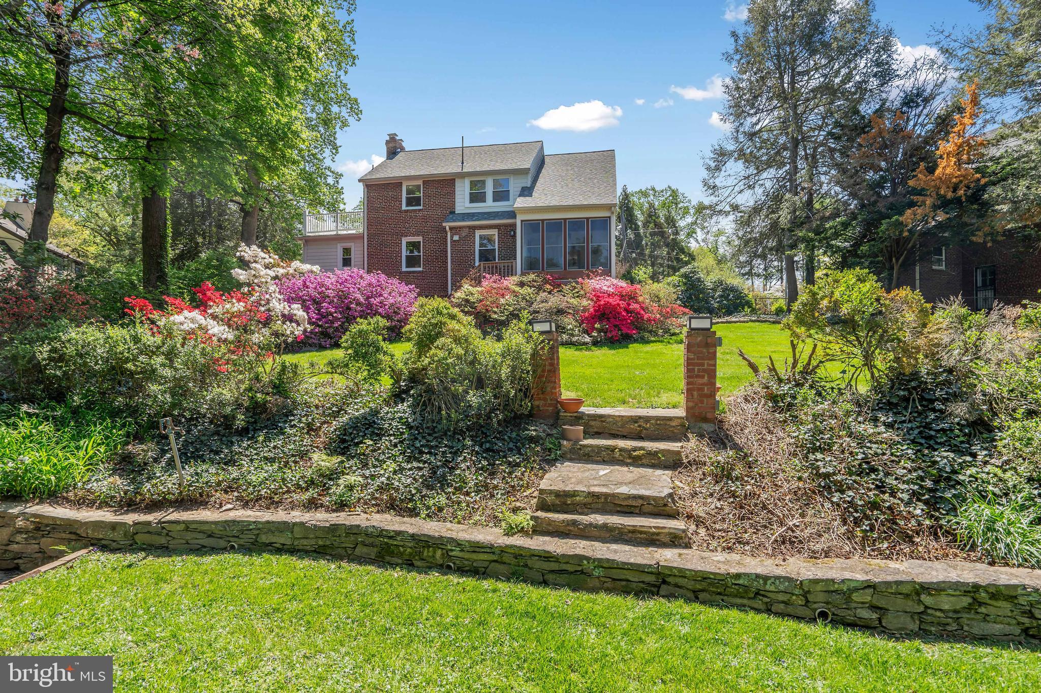 SEVEN OAKS - Residential