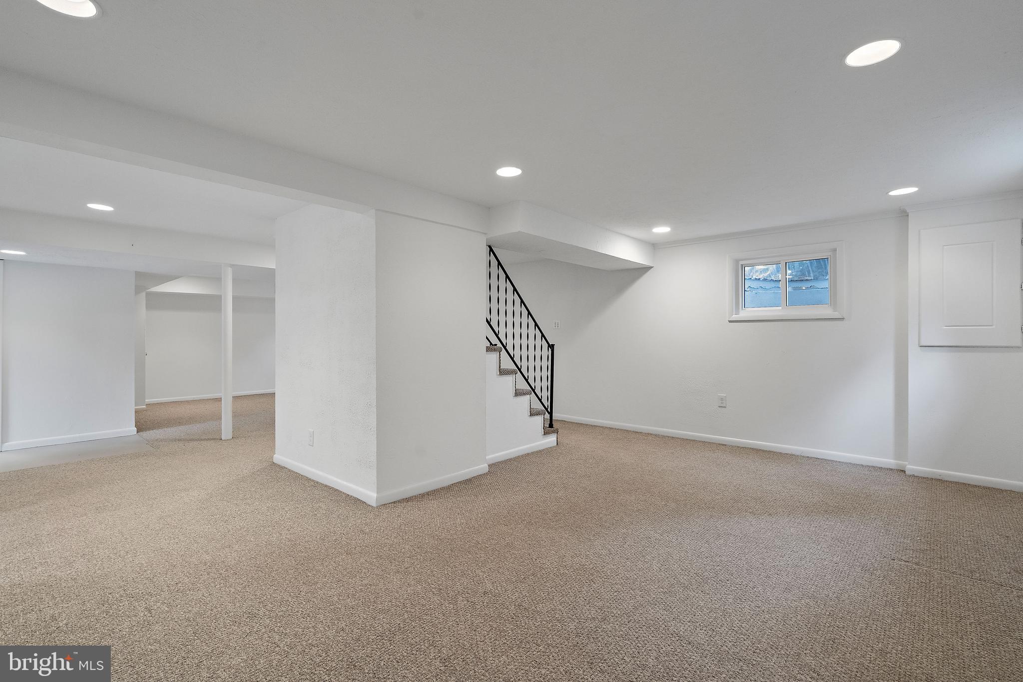 SEVEN OAKS - Residential