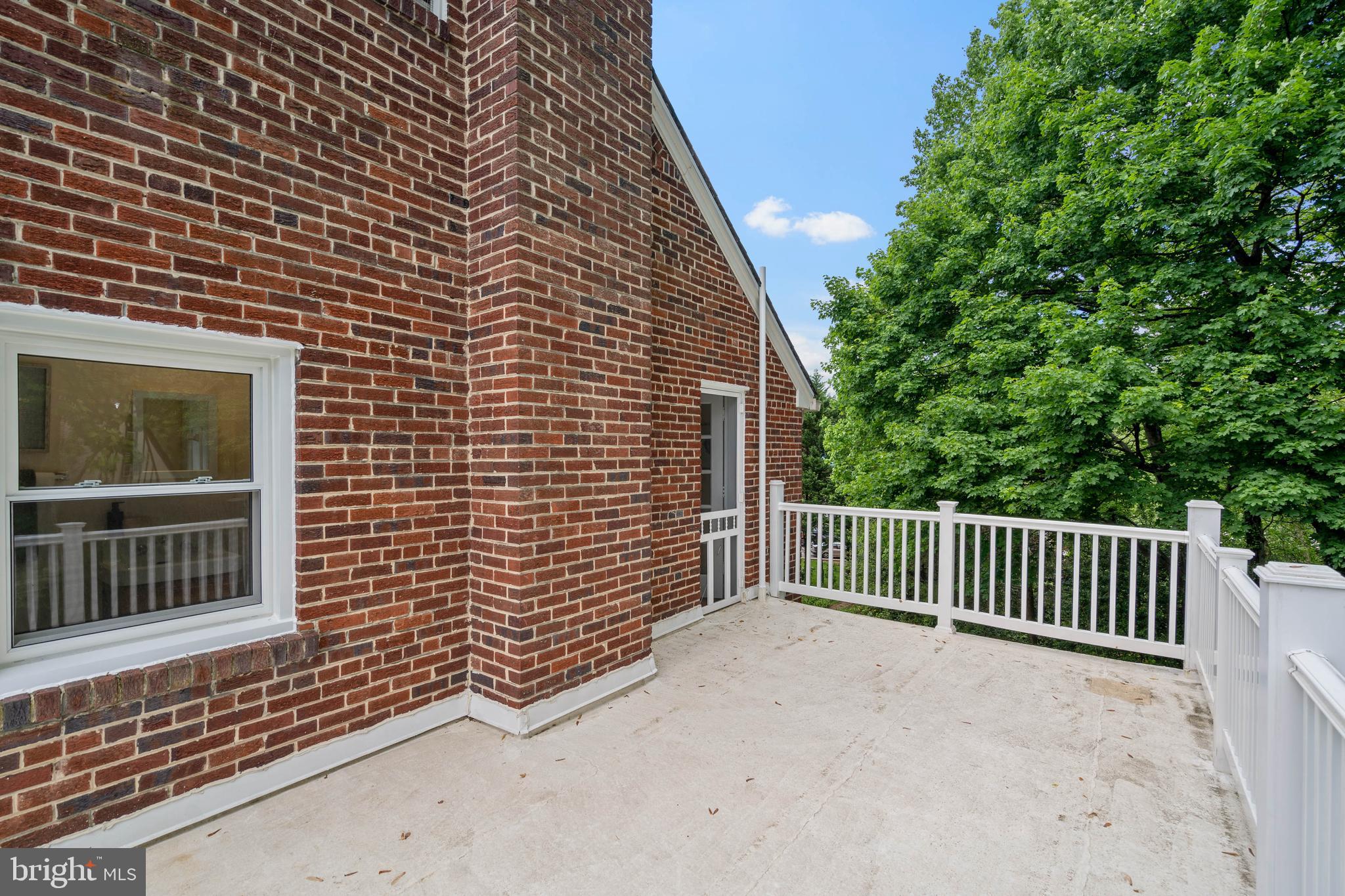 SEVEN OAKS - Residential