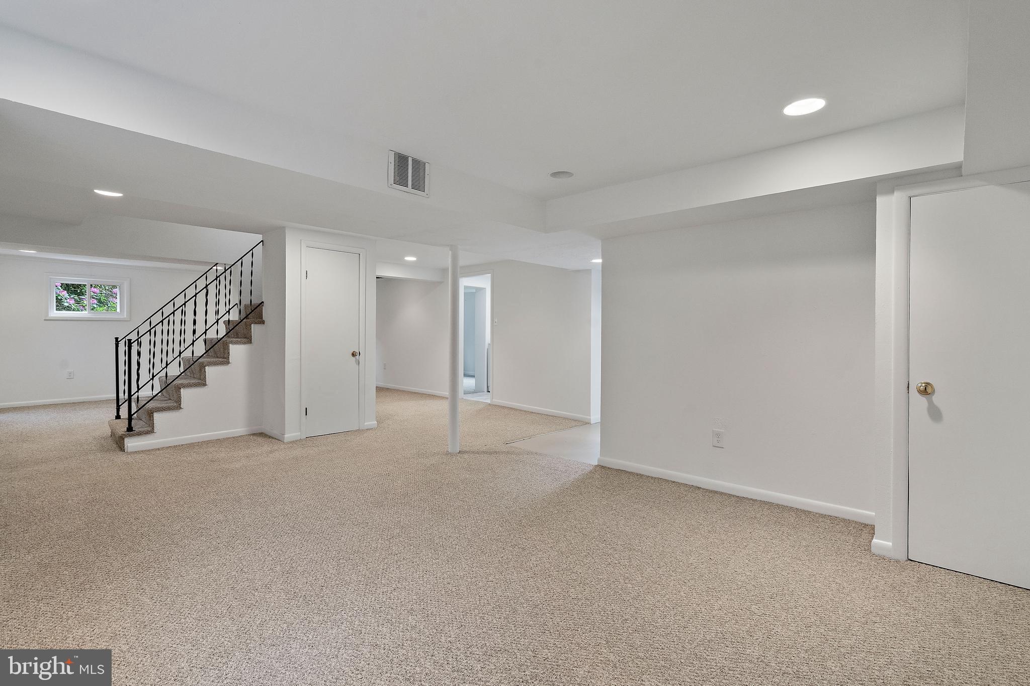 SEVEN OAKS - Residential