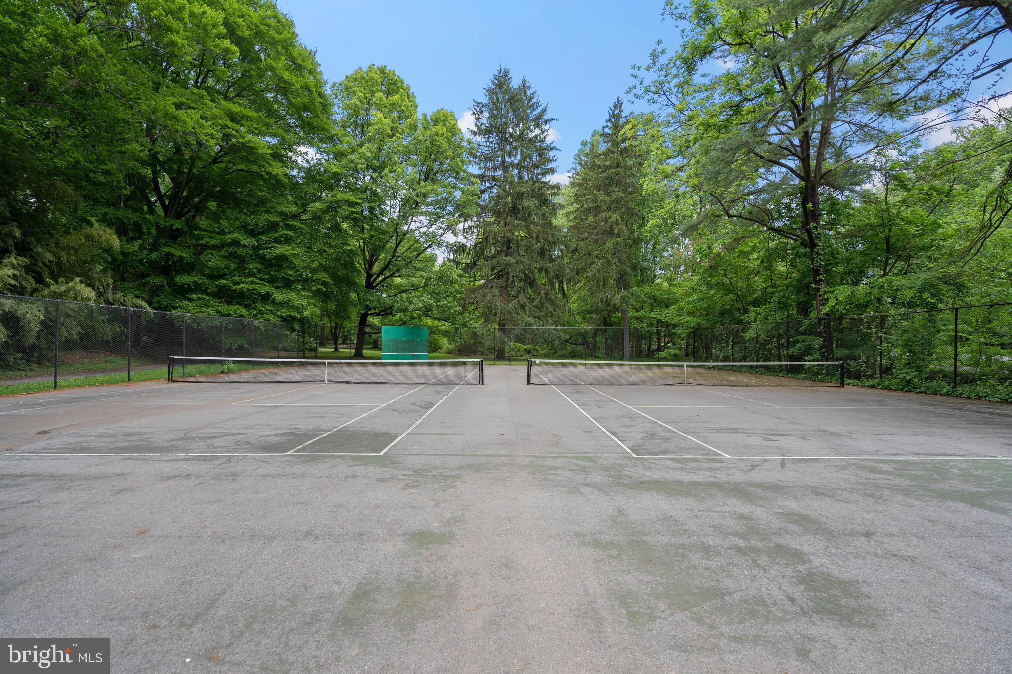 SEVEN OAKS - Residential