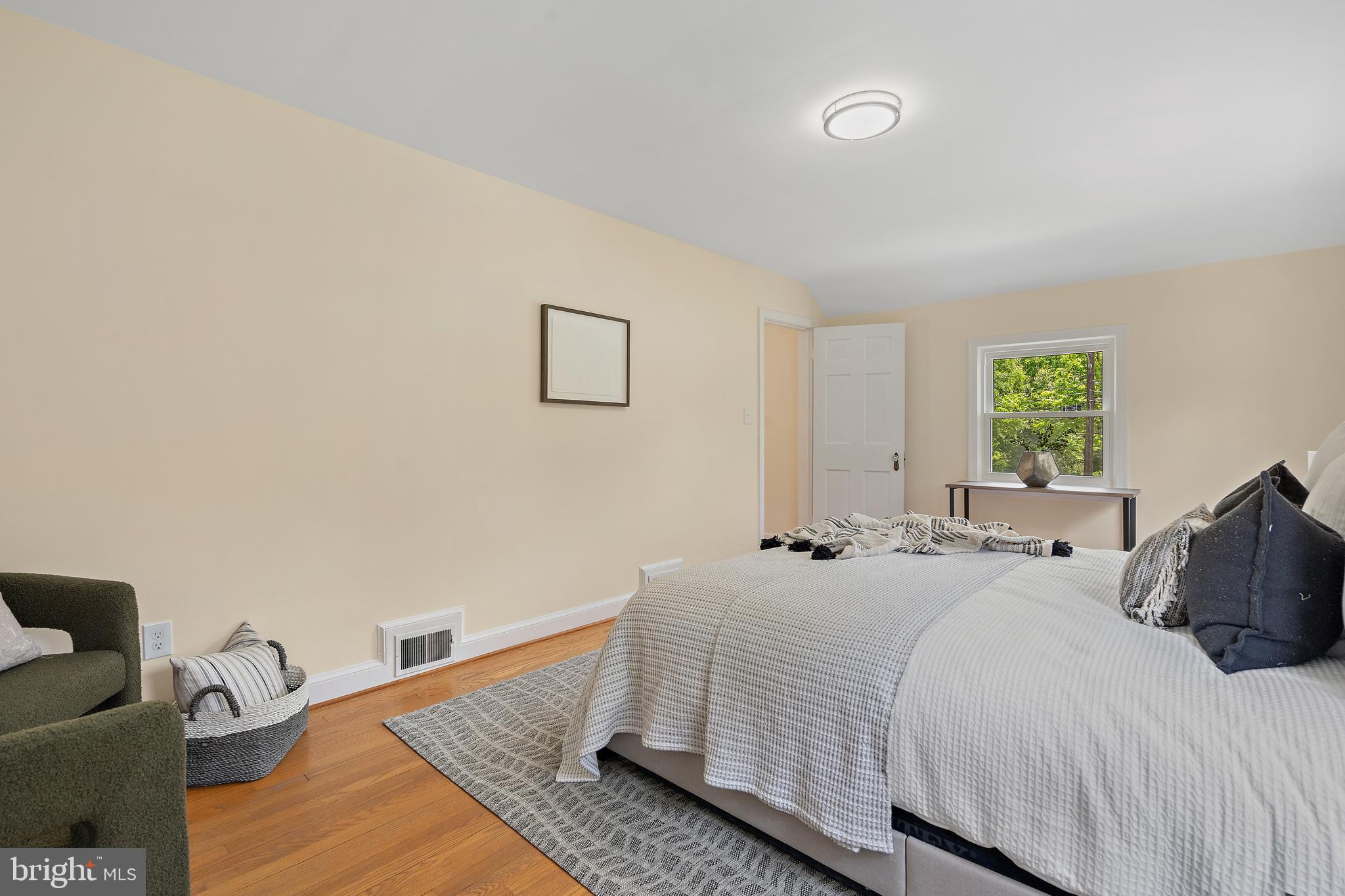 SEVEN OAKS - Residential