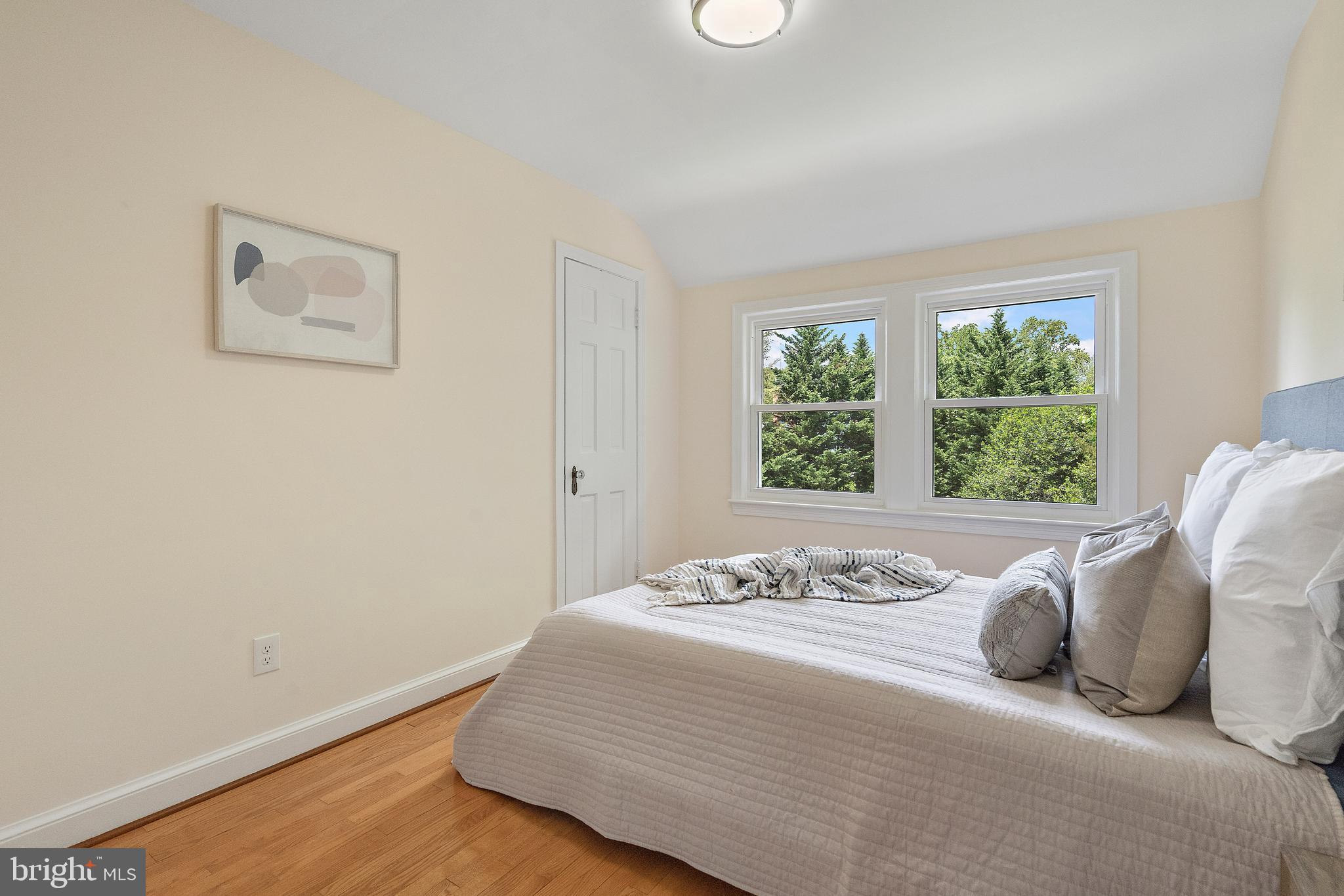 SEVEN OAKS - Residential