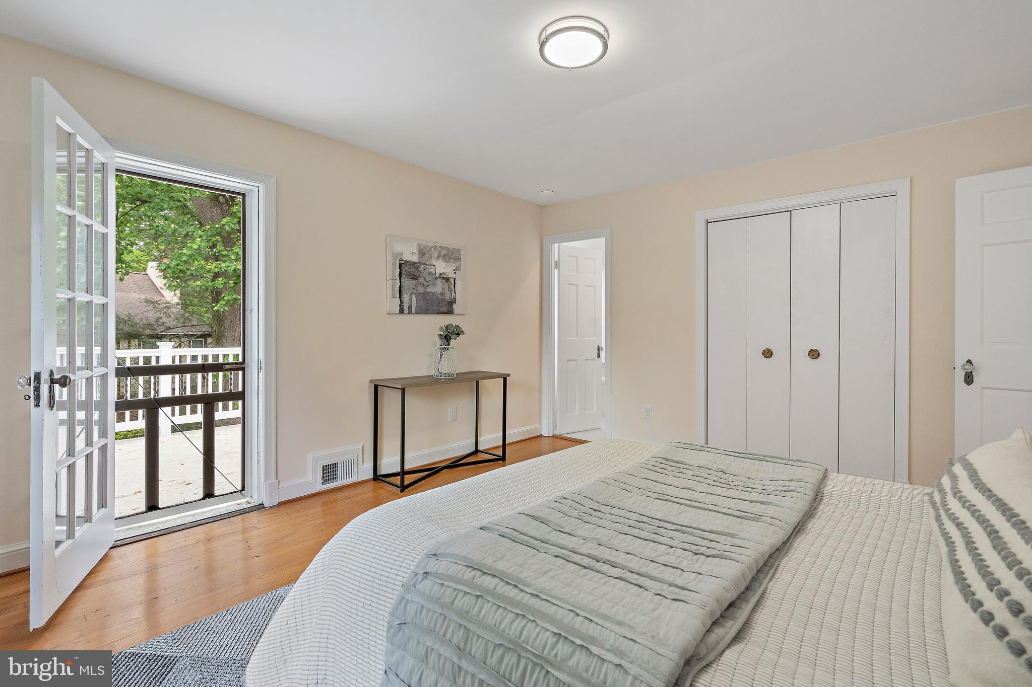 SEVEN OAKS - Residential