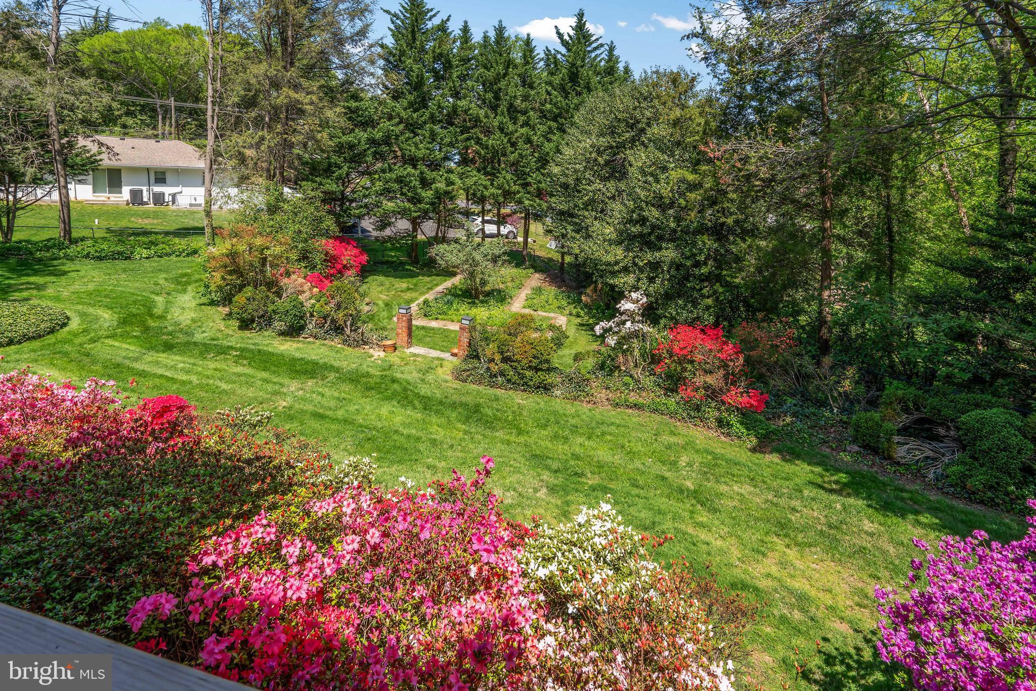 SEVEN OAKS - Residential