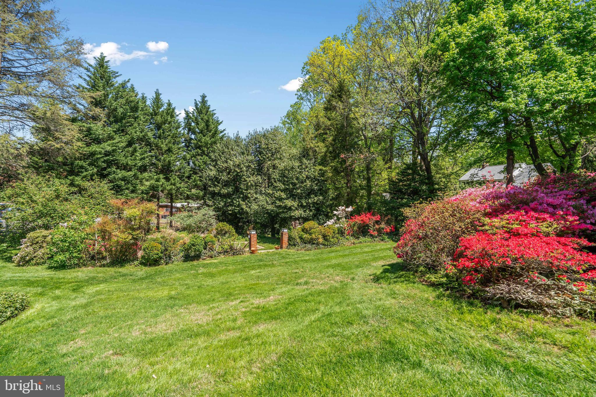 SEVEN OAKS - Residential