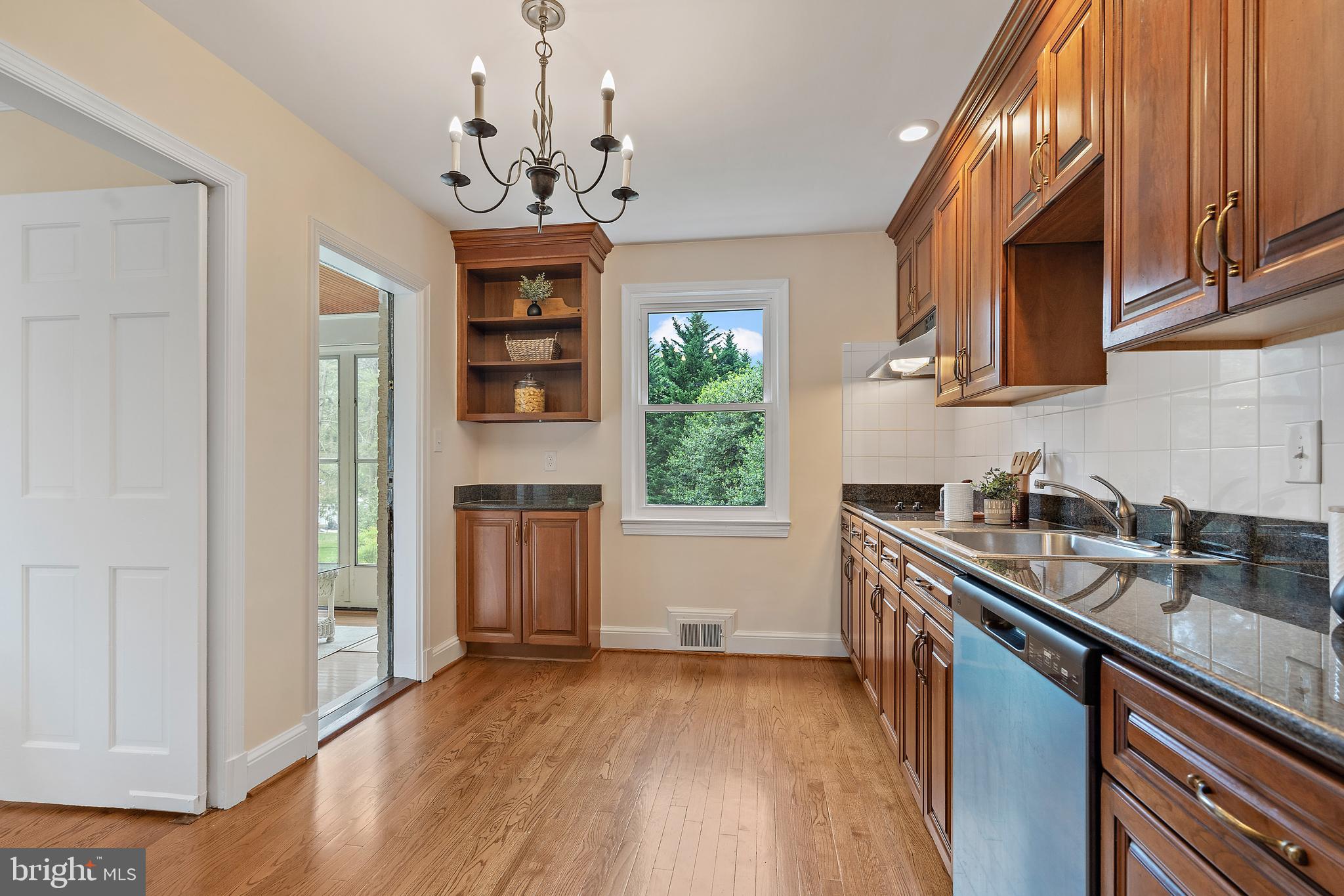 SEVEN OAKS - Residential