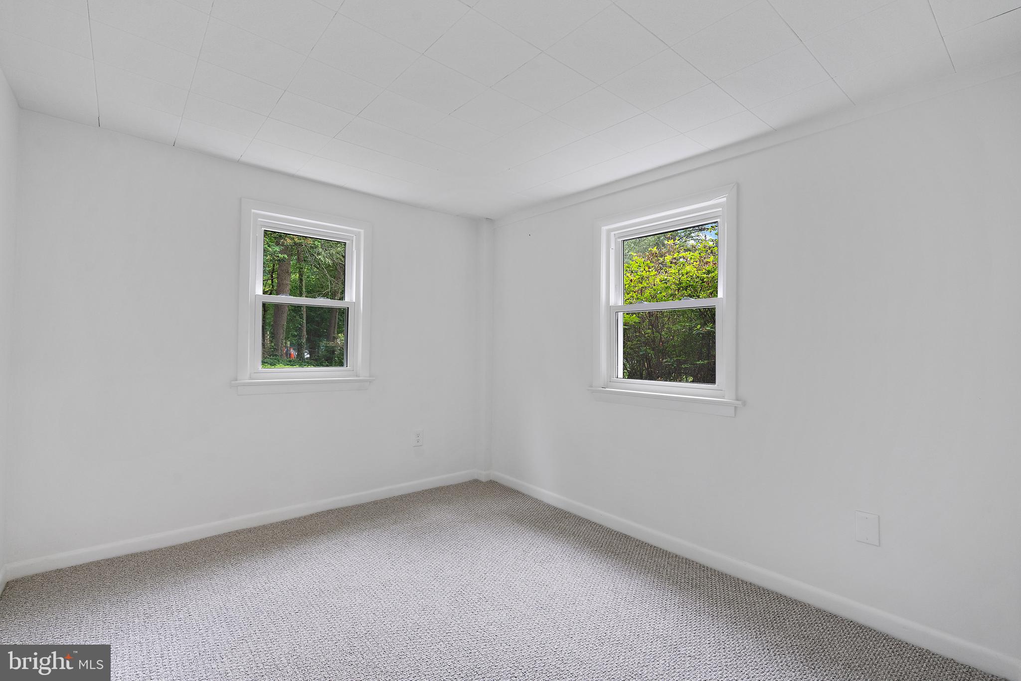 SEVEN OAKS - Residential