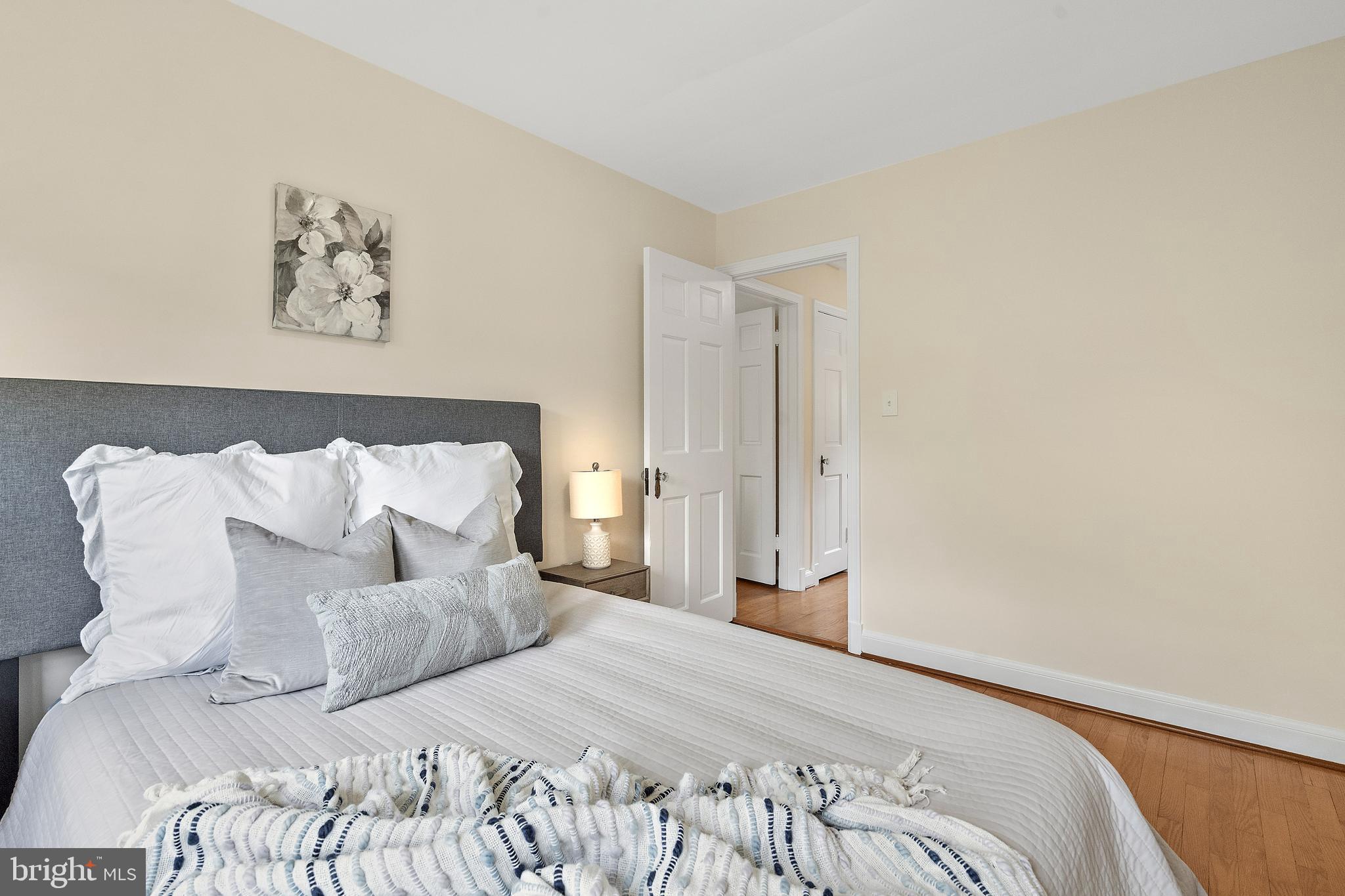 SEVEN OAKS - Residential