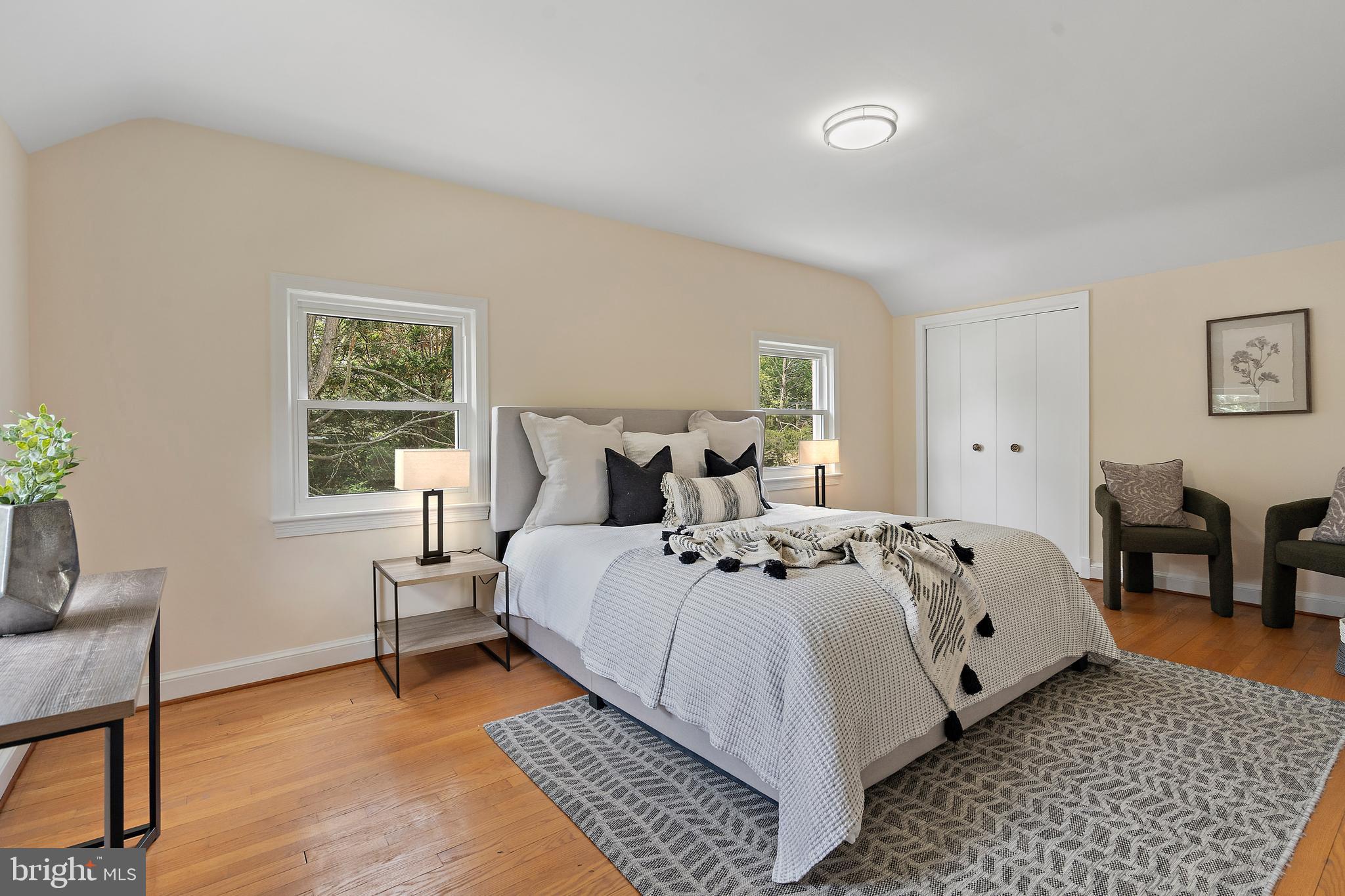 SEVEN OAKS - Residential