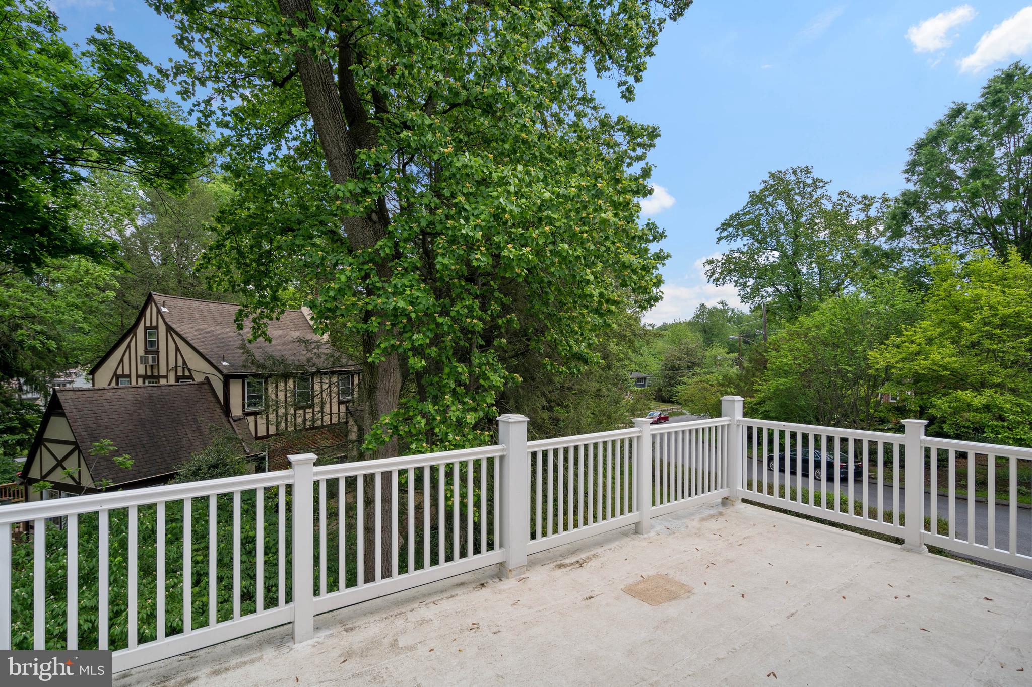 SEVEN OAKS - Residential