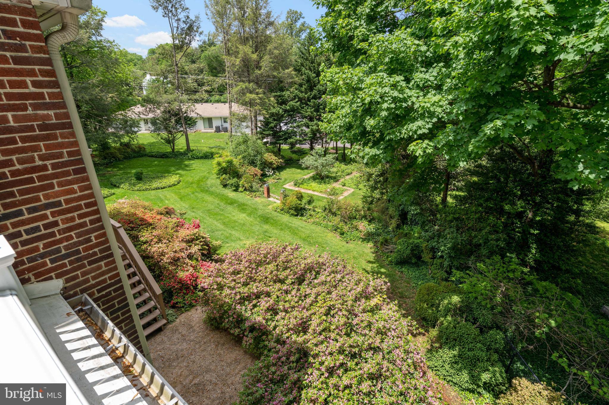 SEVEN OAKS - Residential