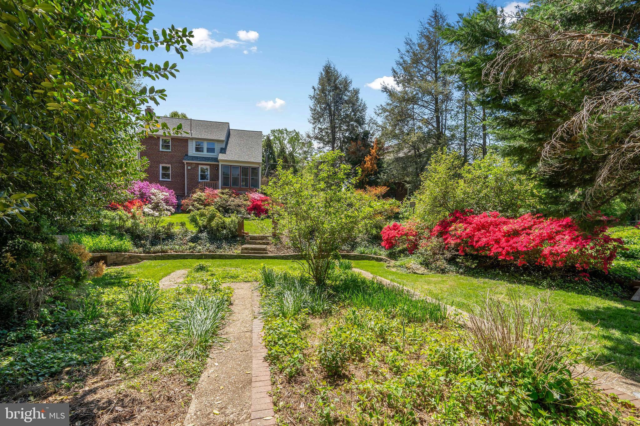 SEVEN OAKS - Residential