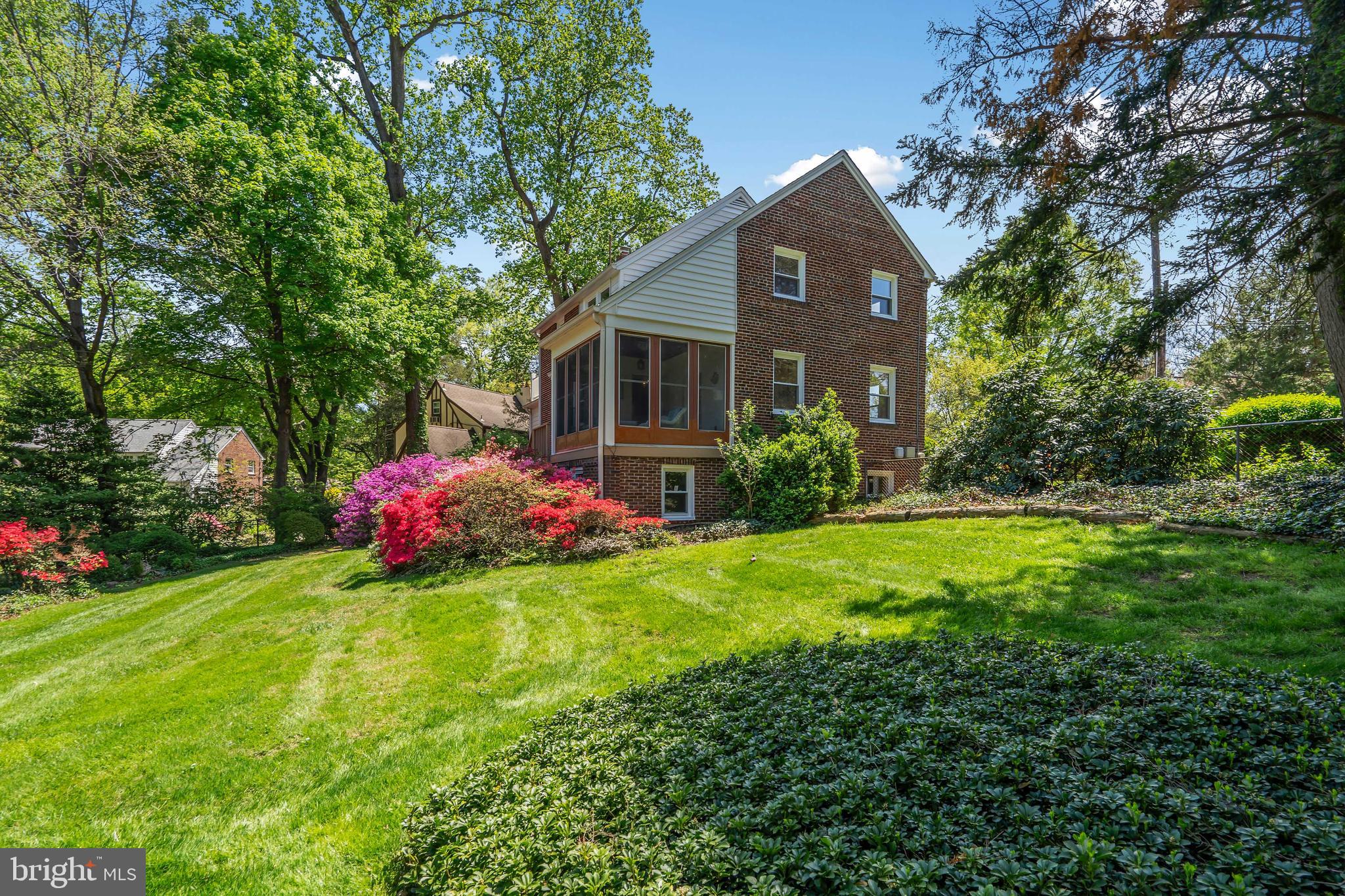 SEVEN OAKS - Residential