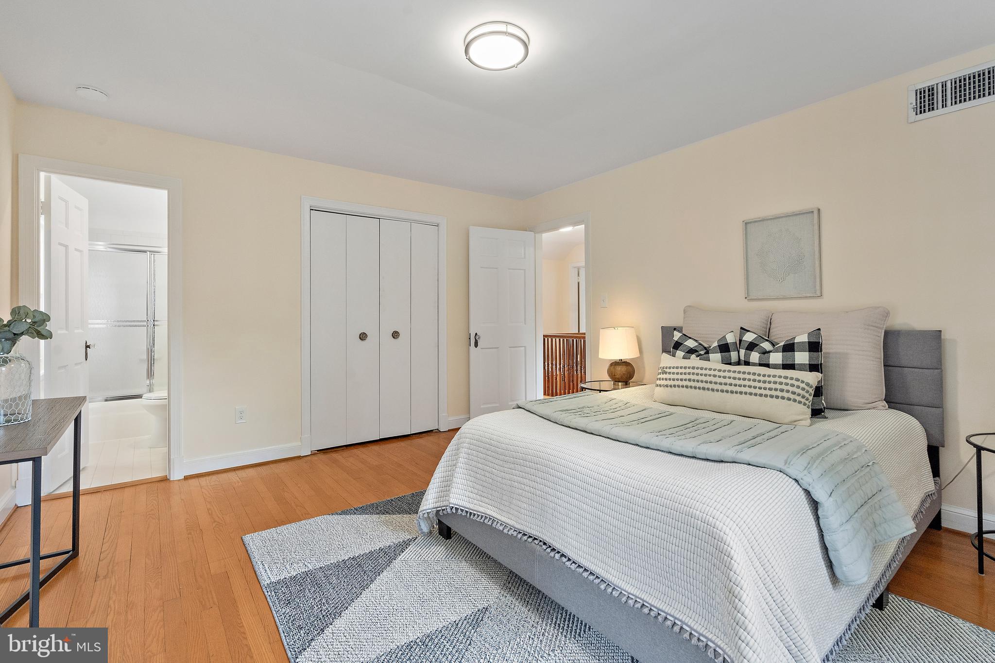 SEVEN OAKS - Residential