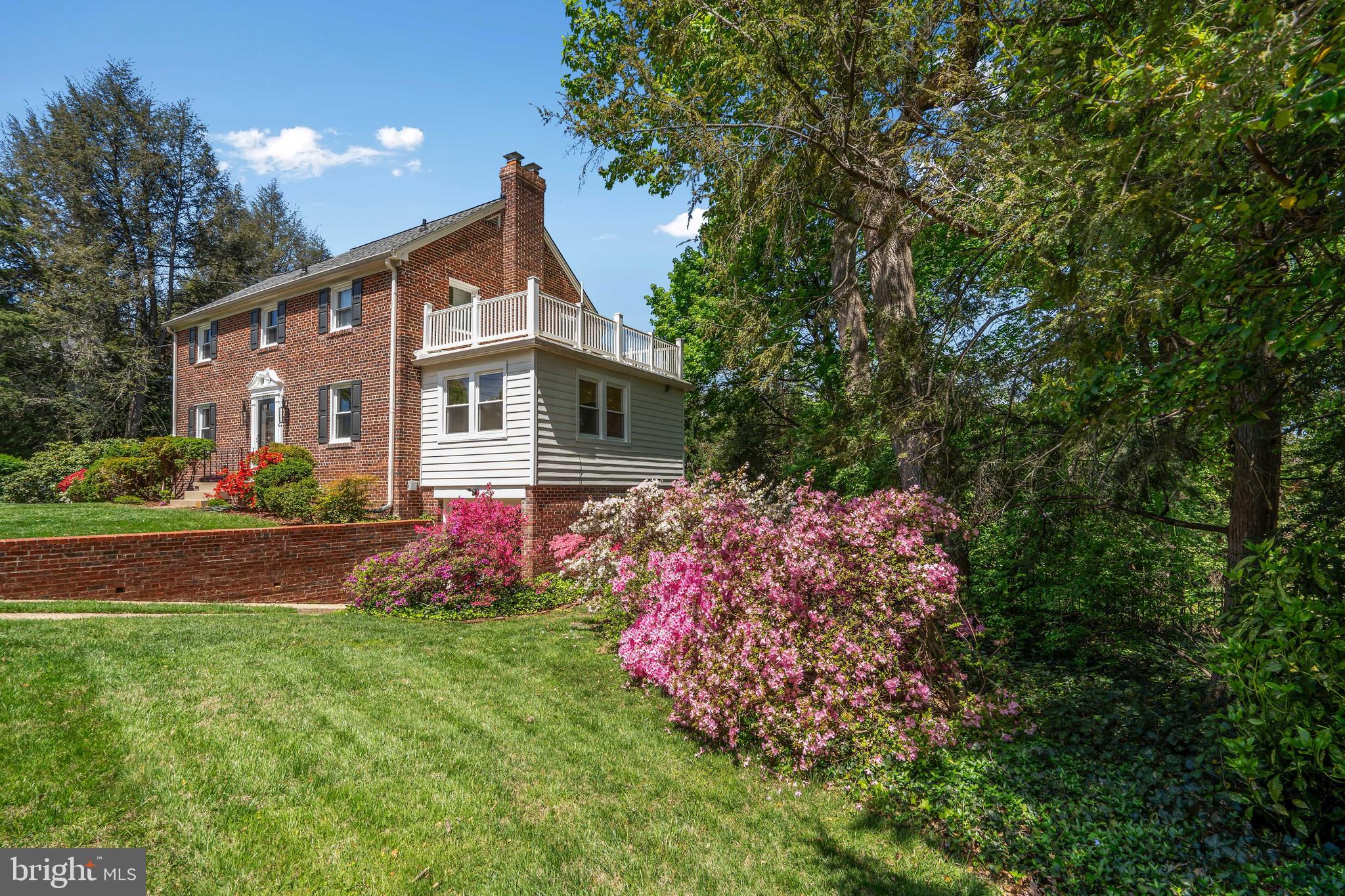 SEVEN OAKS - Residential