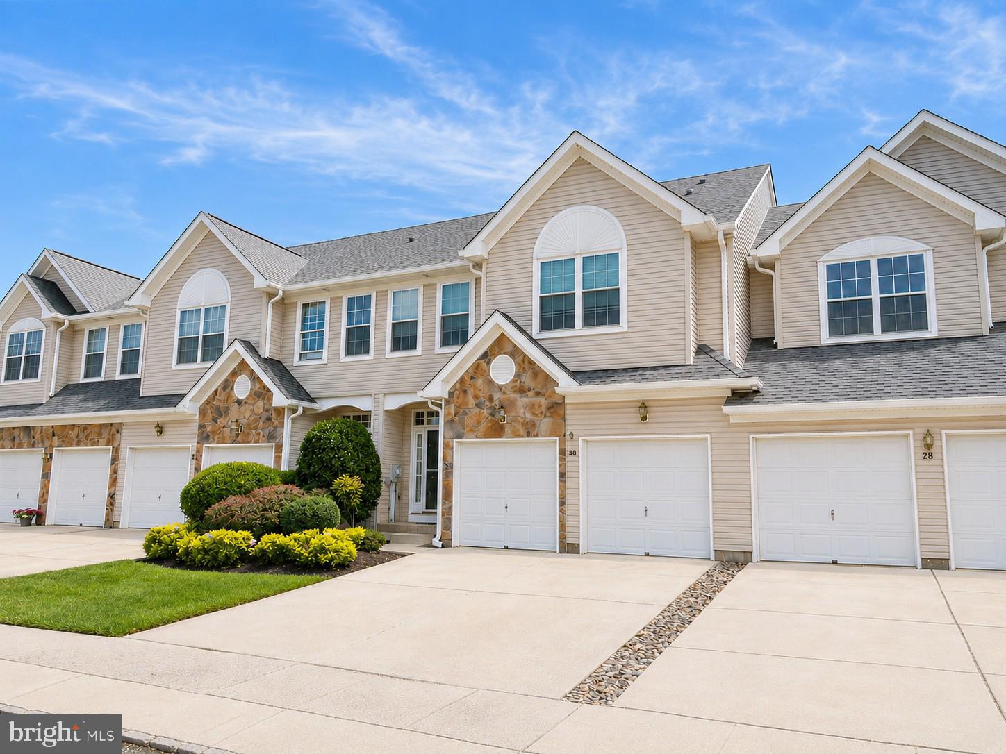 30 SPYGLASS COURT