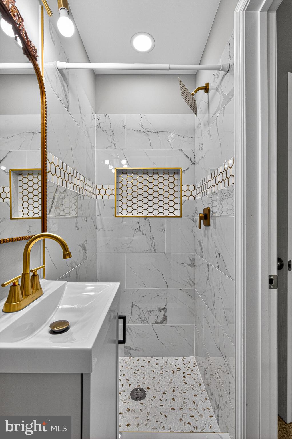 SHIPLEY HILL - Residential