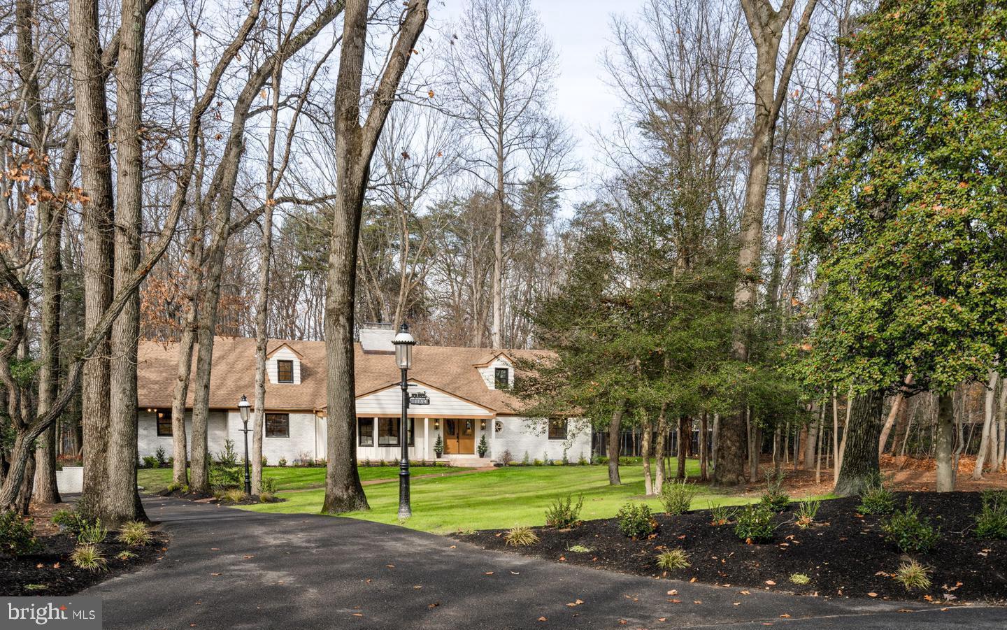 1134 WINDING DRIVE