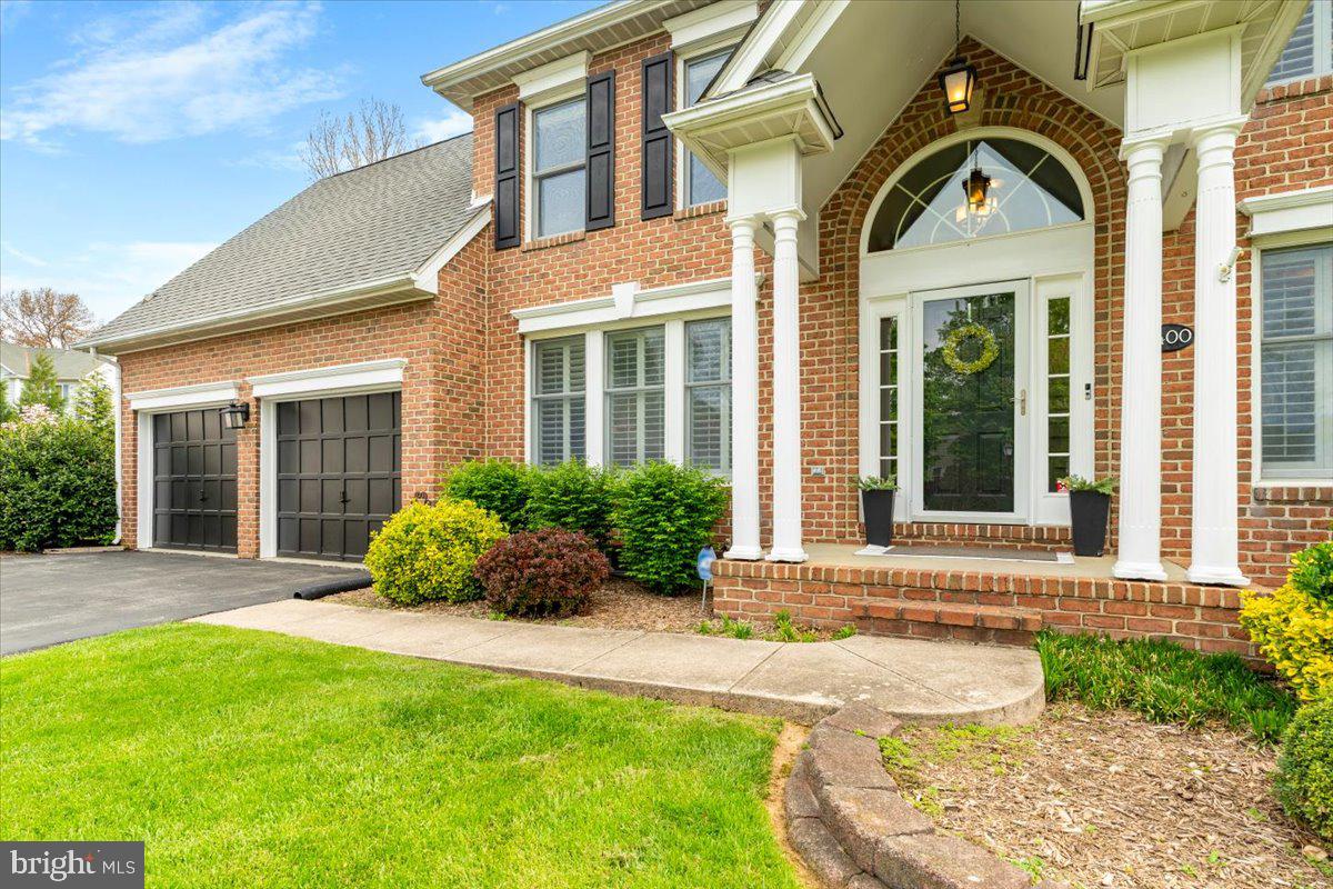 2400 HUNTERS CHASE COURT