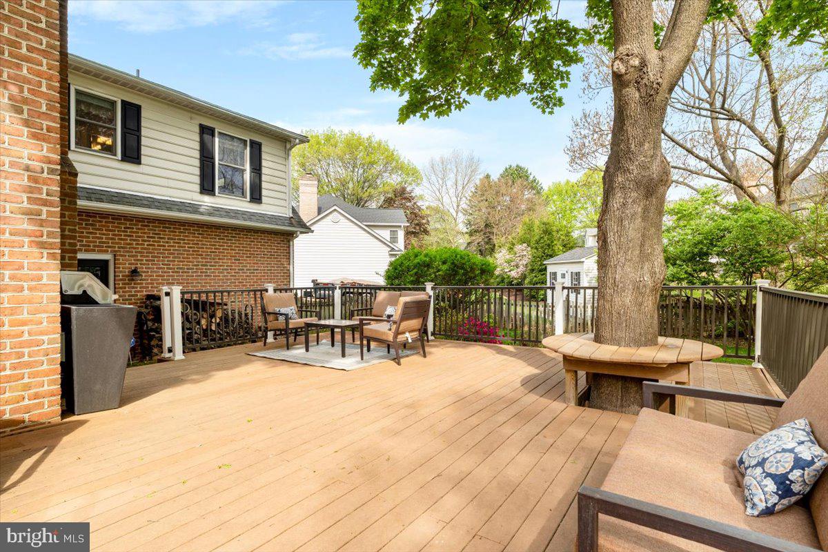 2400 HUNTERS CHASE COURT