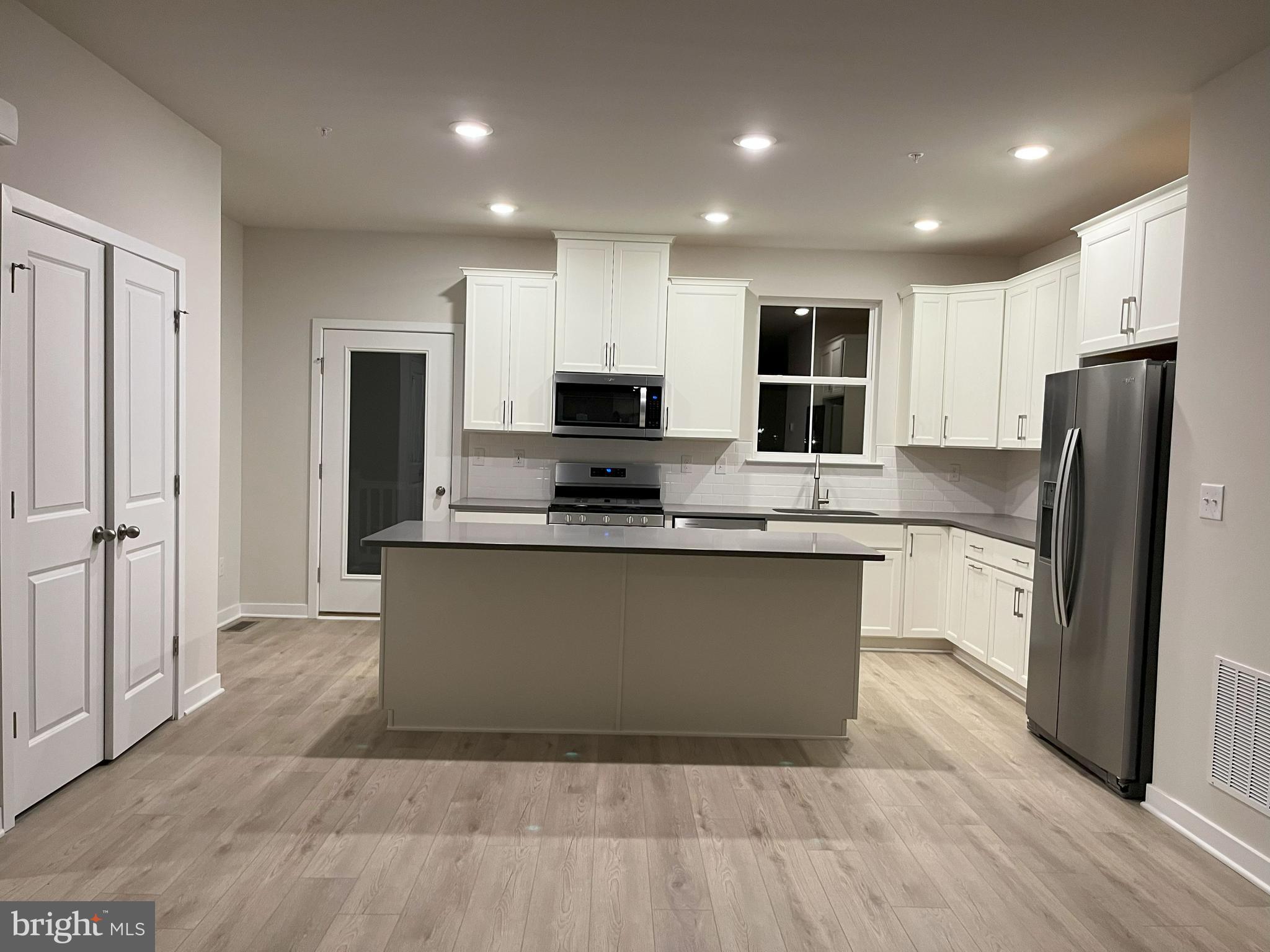 RIVER POINTE - Residential Lease