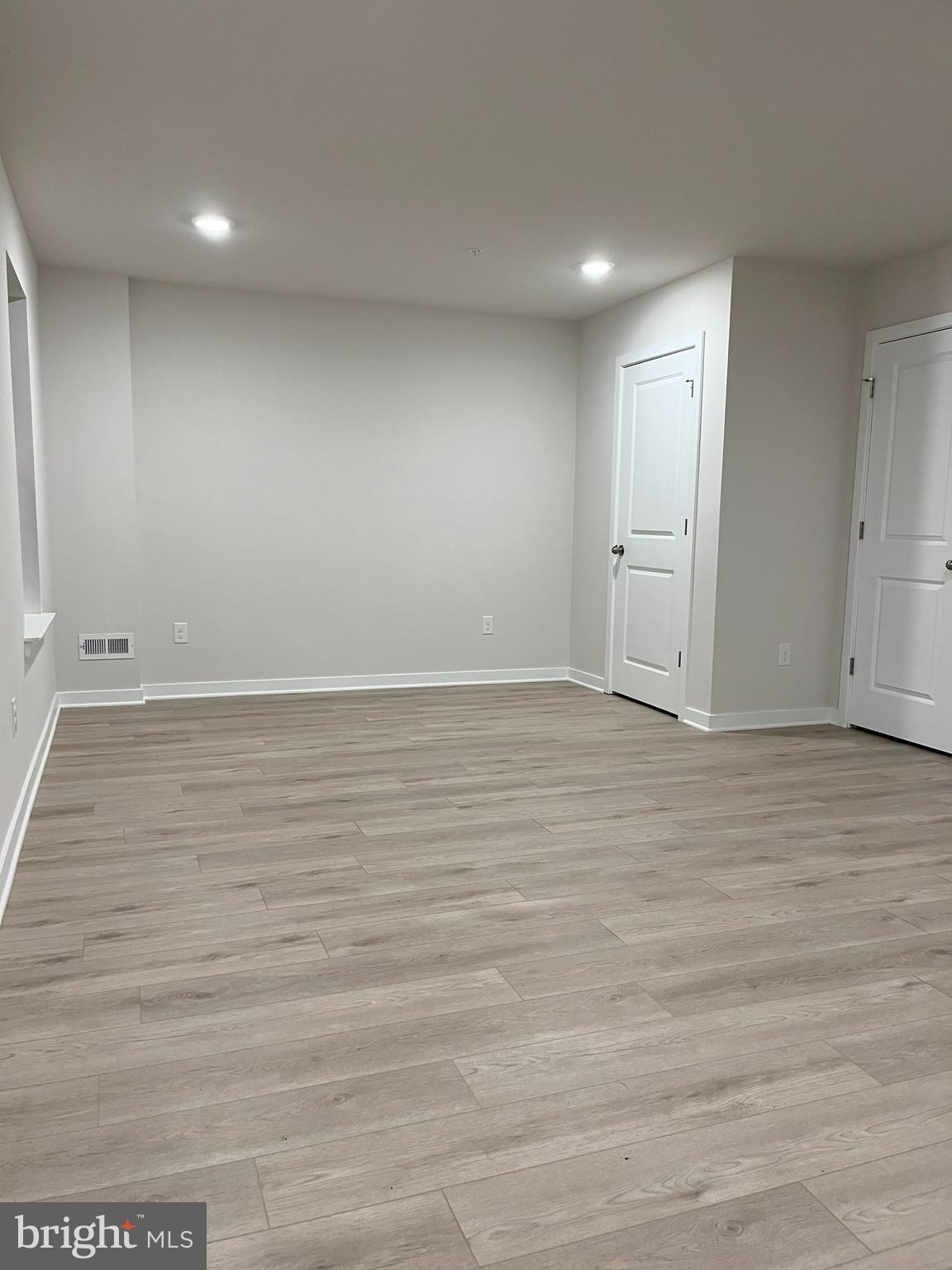 RIVER POINTE - Residential Lease