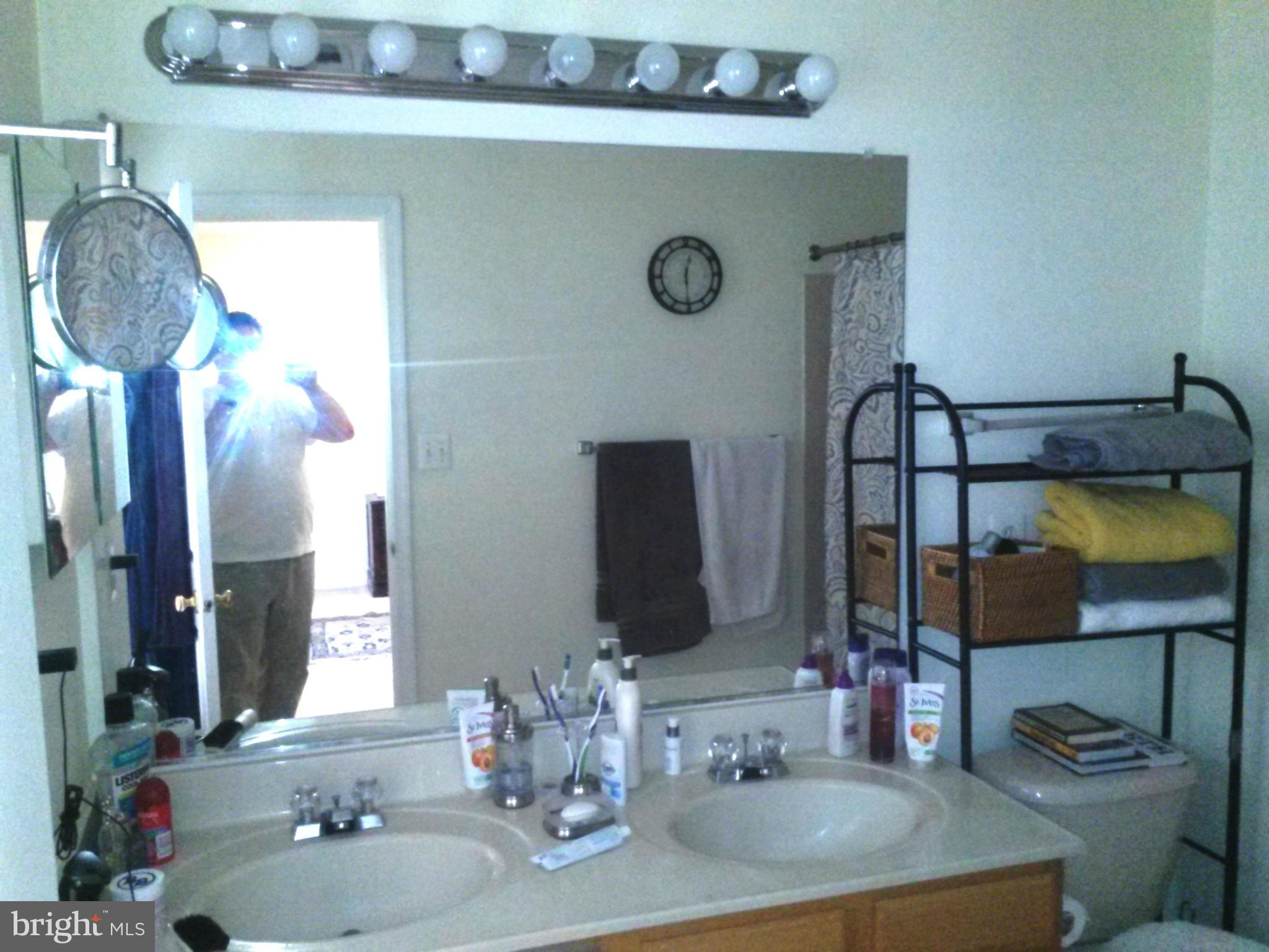 CENTRE VILLAGE - Residential Lease