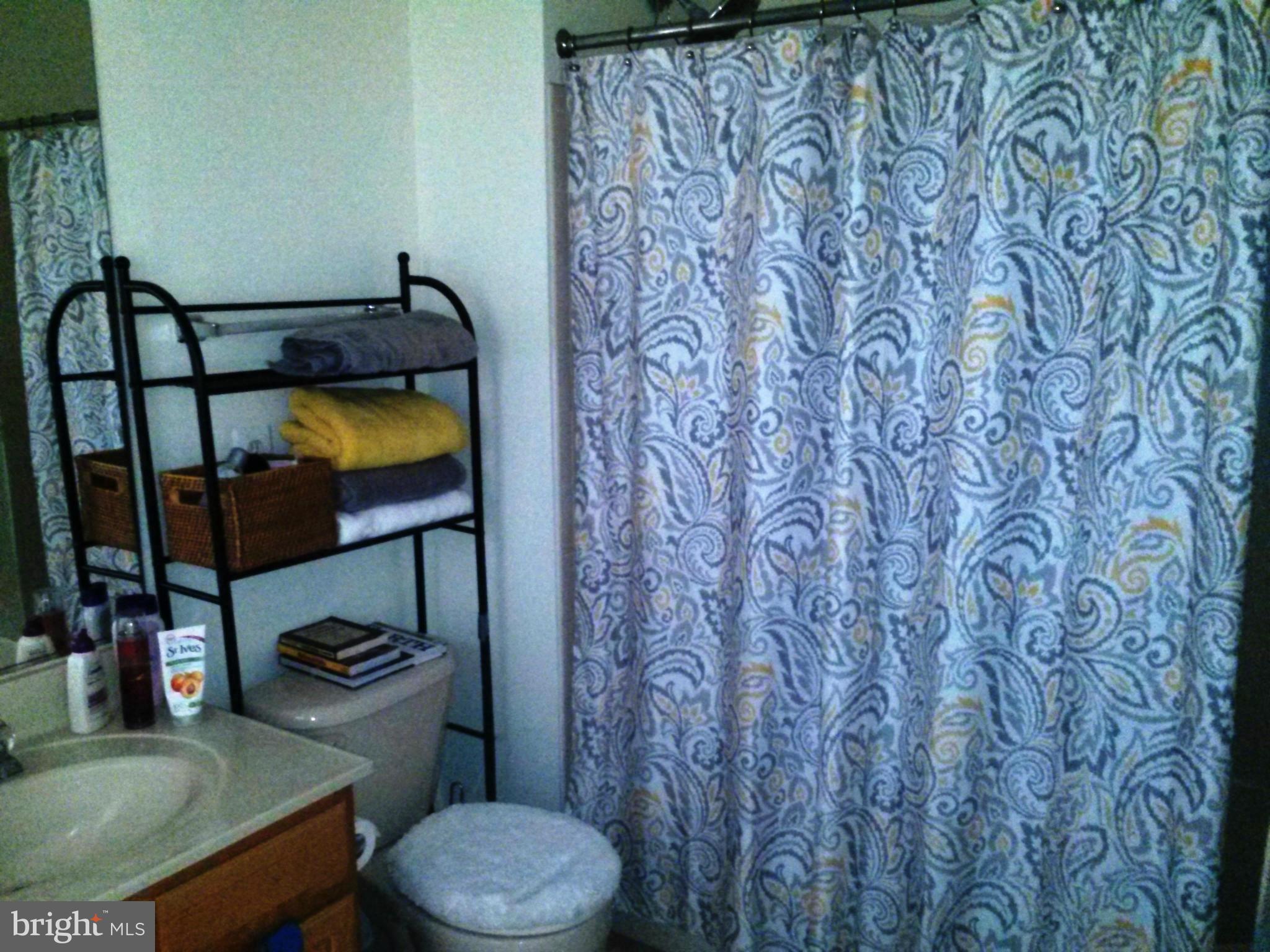 CENTRE VILLAGE - Residential Lease