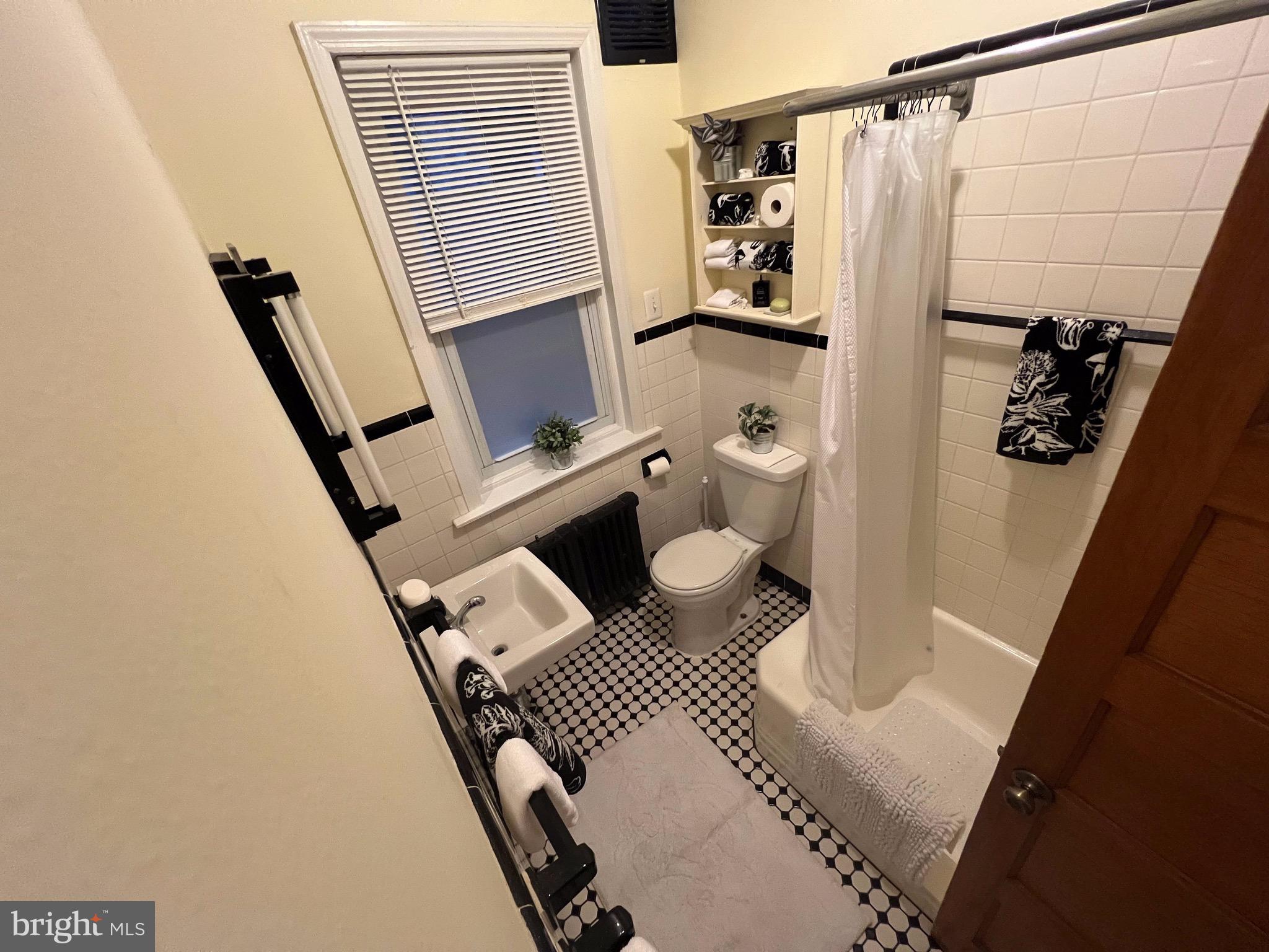 SQUIRREL HILL - Residential Income