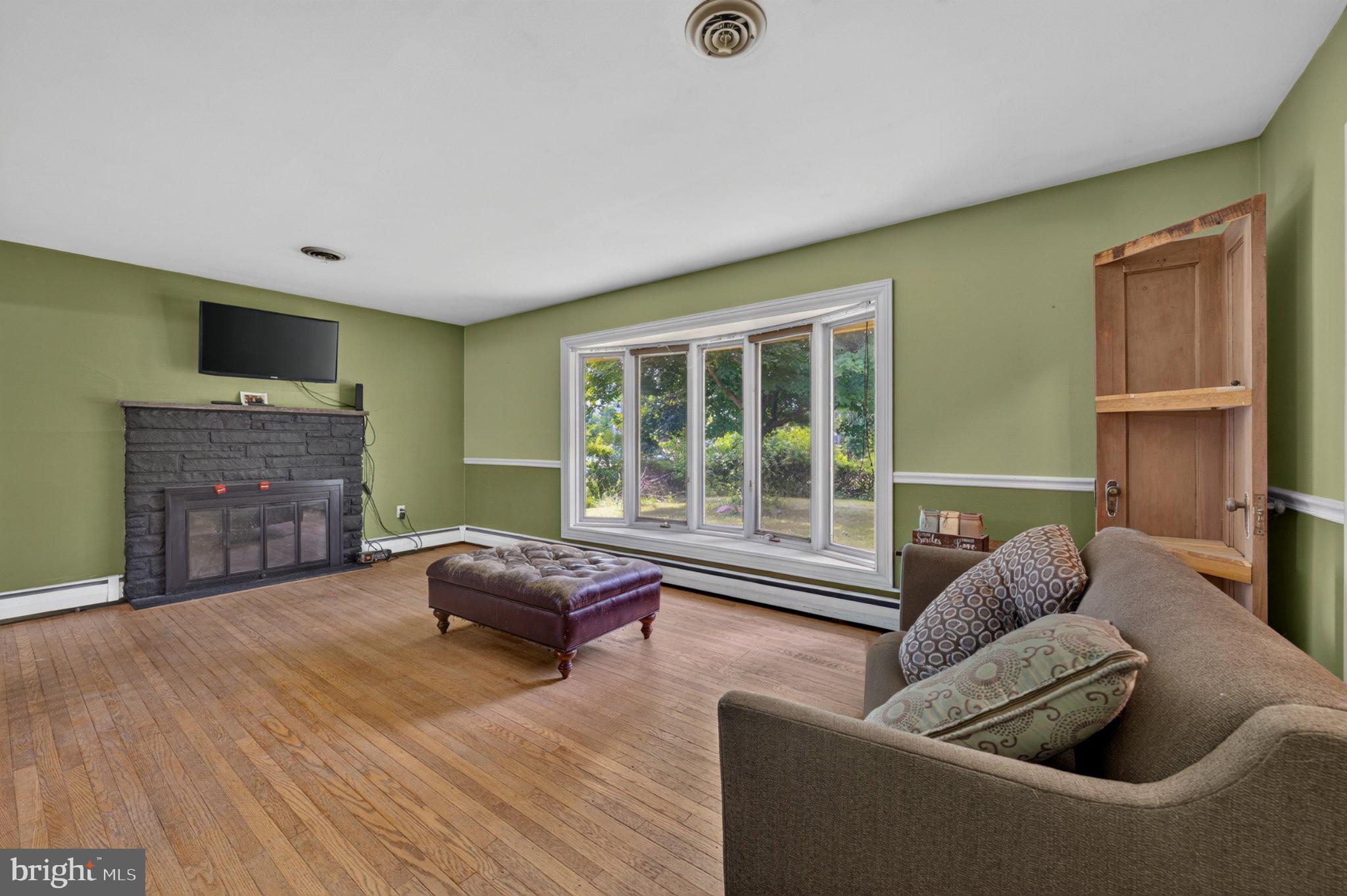 933 BIG OAK ROAD