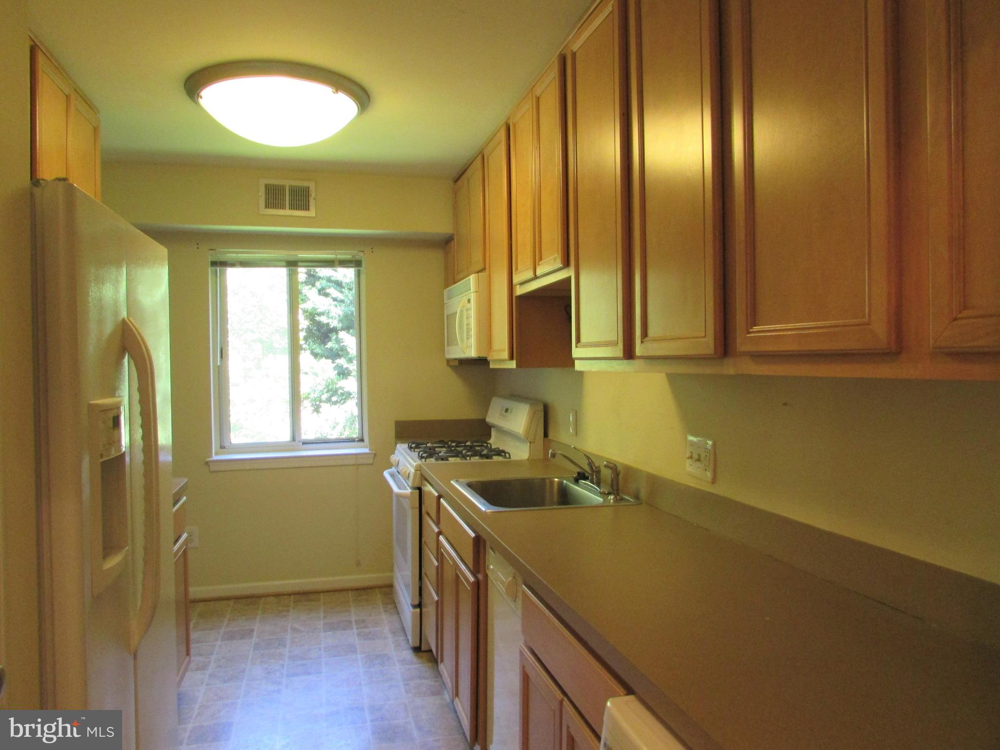 WESTWOOD COMMONS - Residential Lease