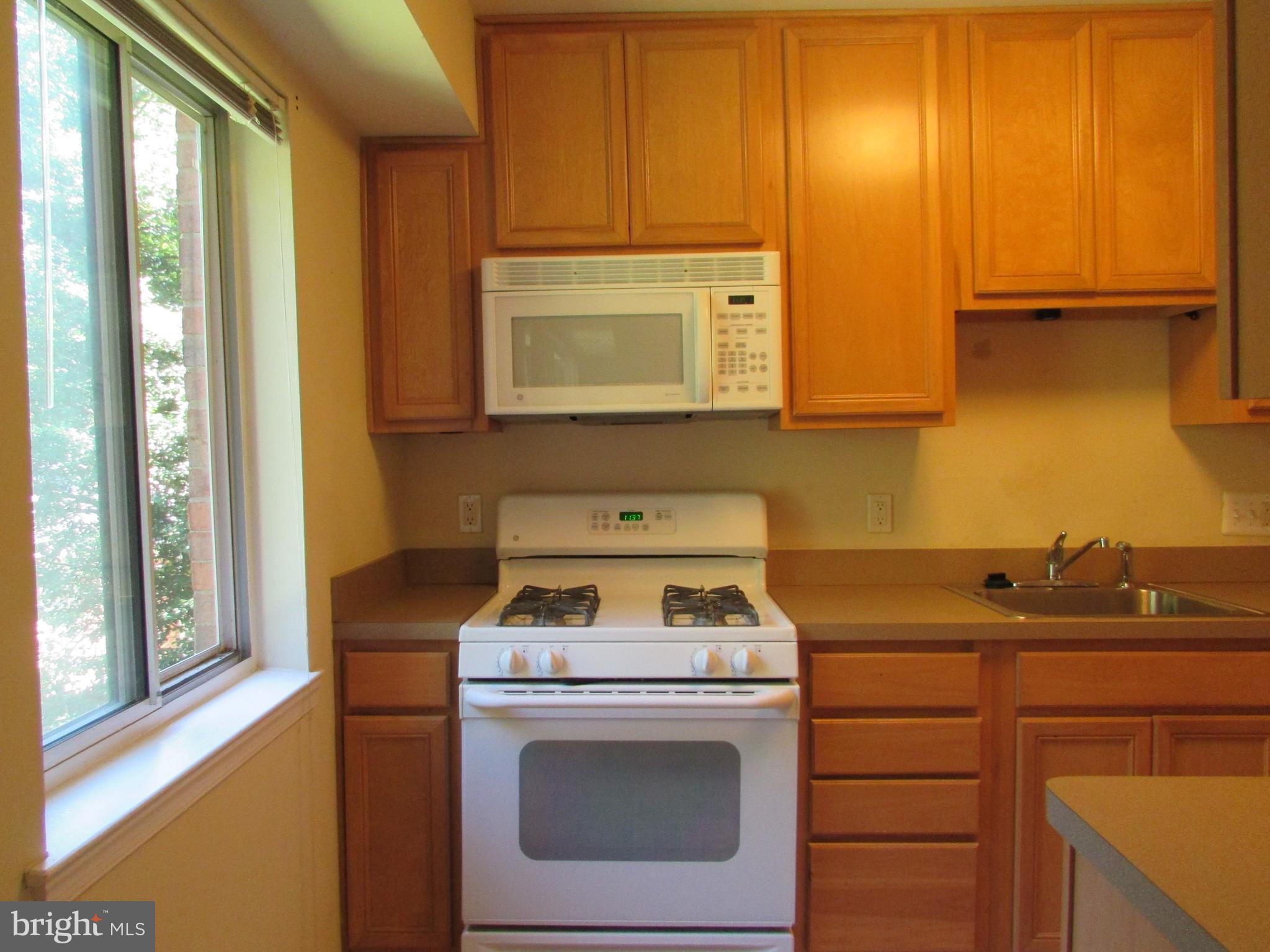 WESTWOOD COMMONS - Residential Lease