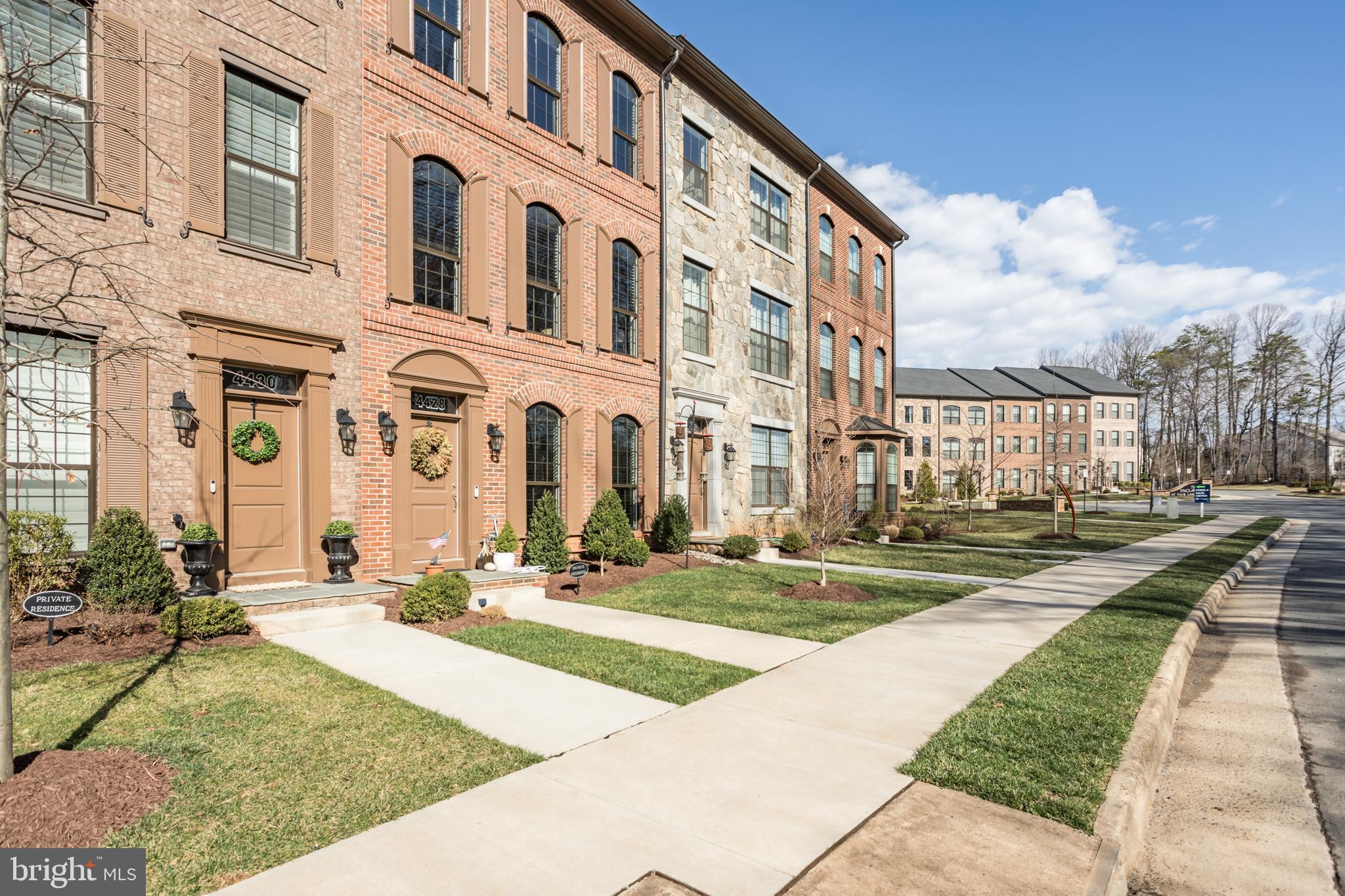 4428 FAIR LAKES COURT