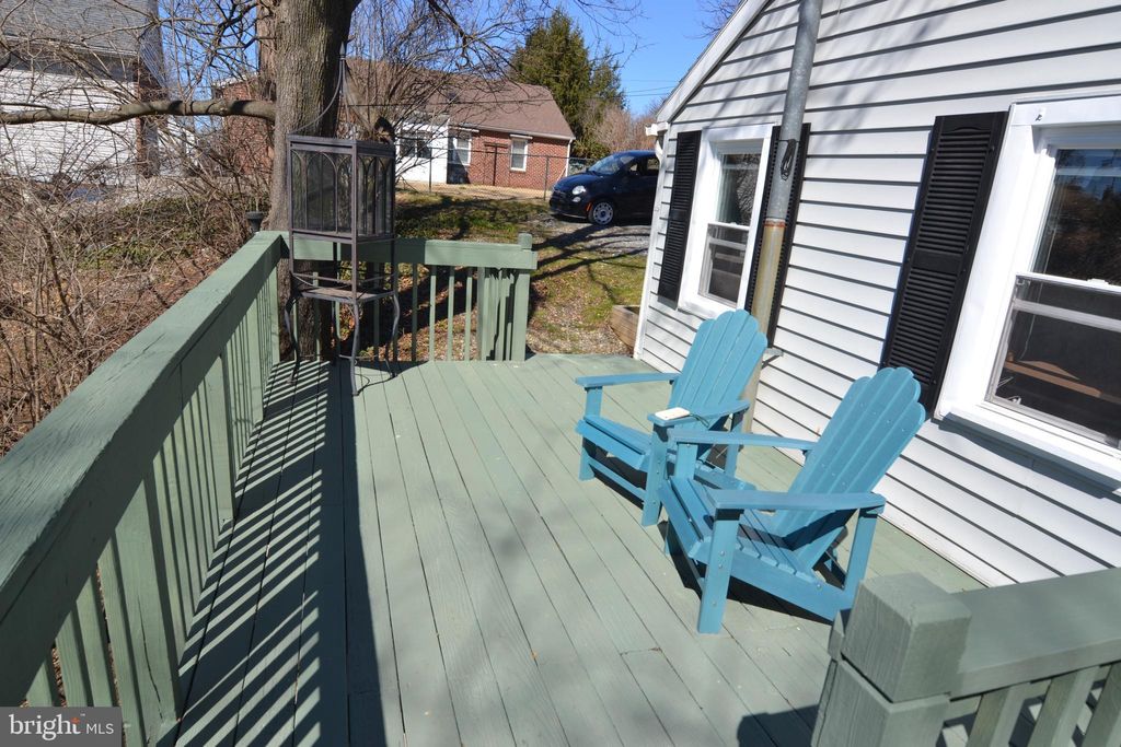 Photo of 1410 W Locust Street, YORK, PA 17404 (MLS # PAYK2096946)
