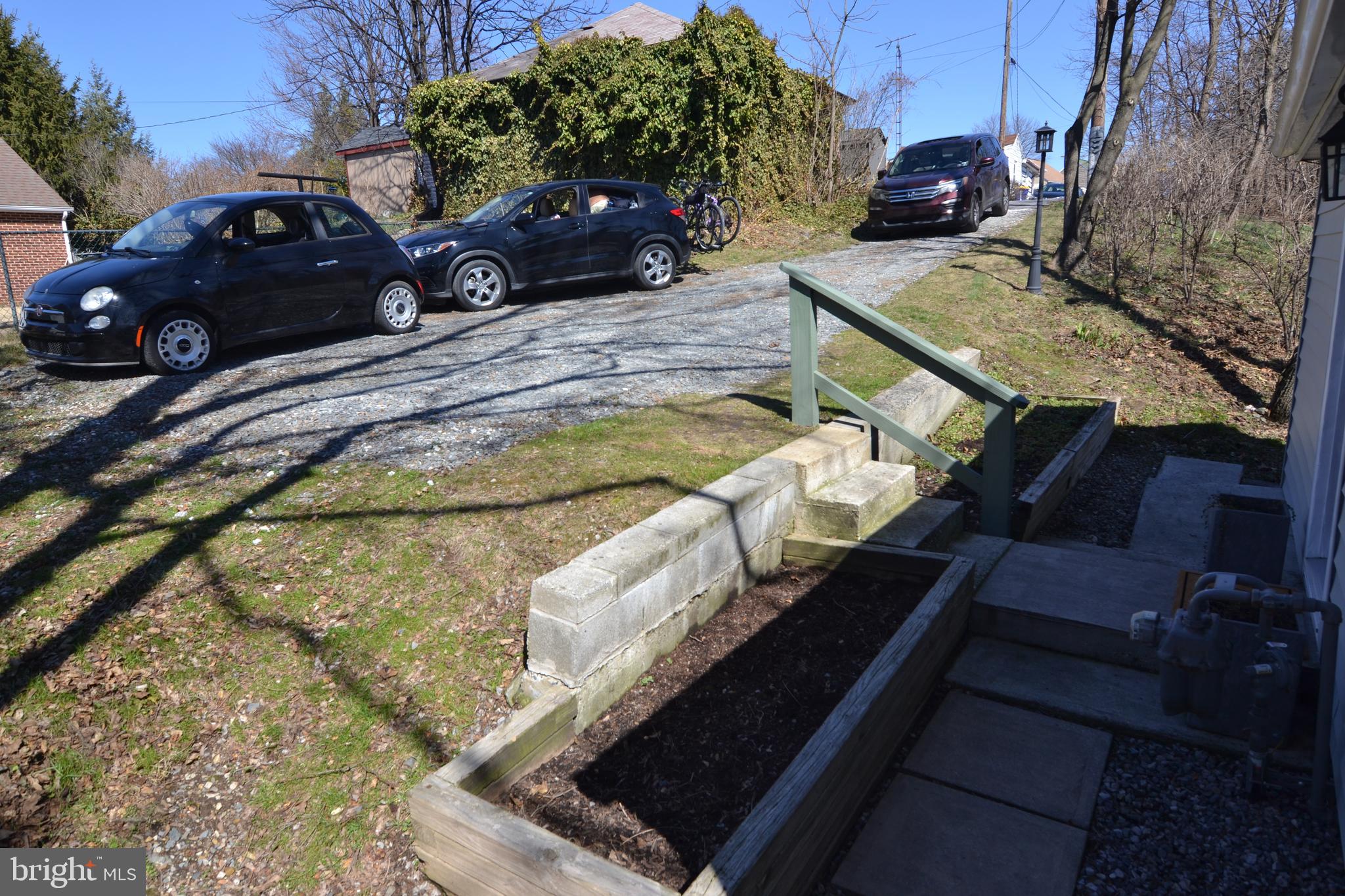 1410 W LOCUST STREET