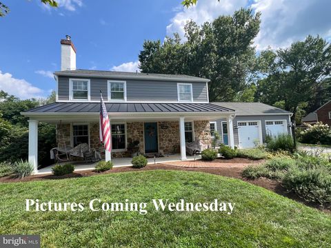 Photo of 19 Clover Lane, MALVERN, PA 19355 (MLS # PACT2129850)