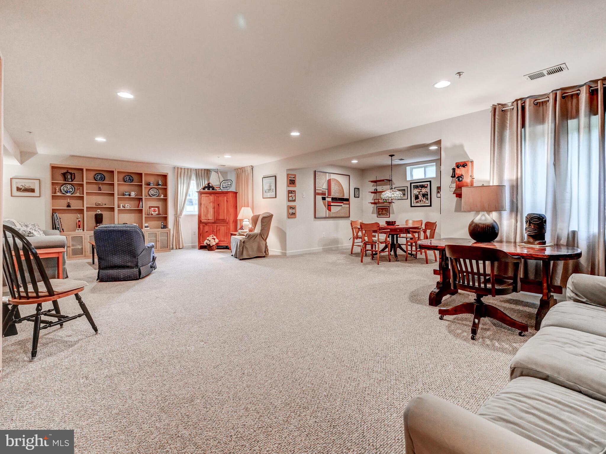 ELLICOTT MEADOWS - Residential