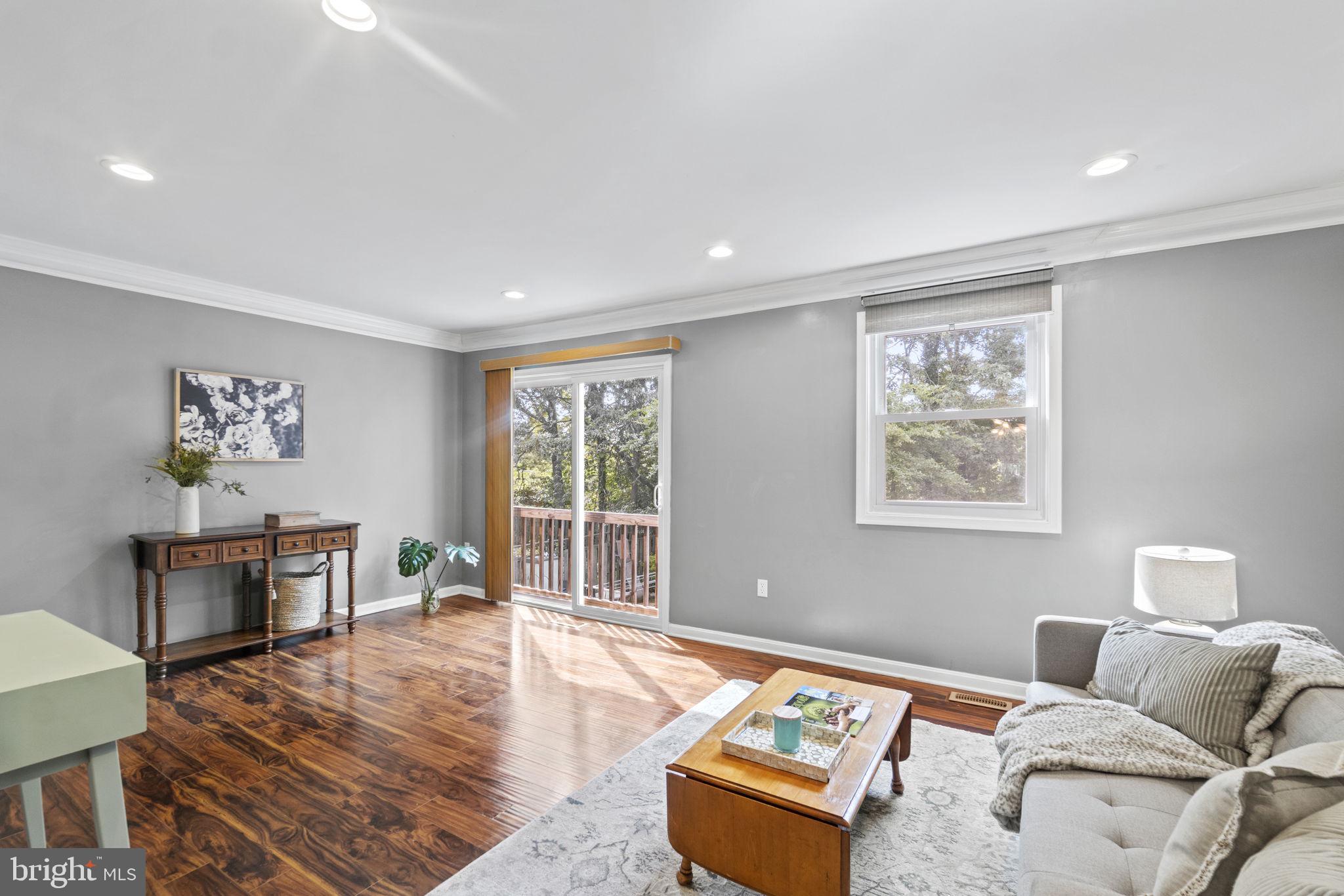 WHISPERING WOODS - Residential