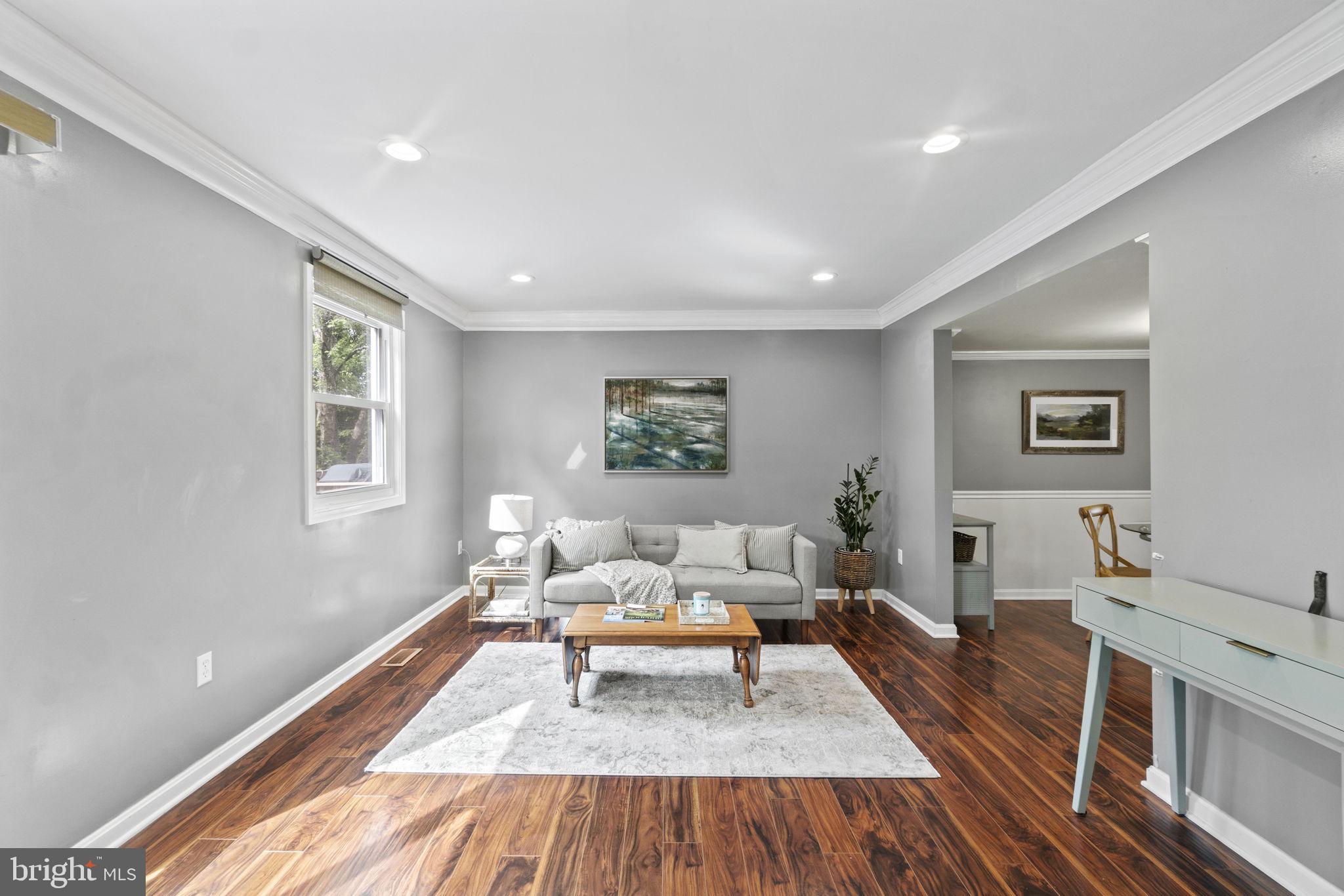 WHISPERING WOODS - Residential