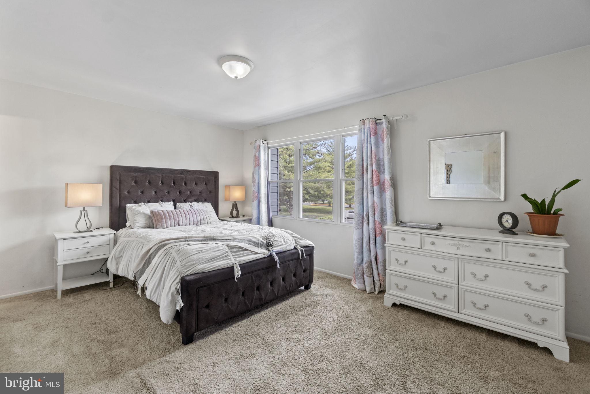 WHISPERING WOODS - Residential